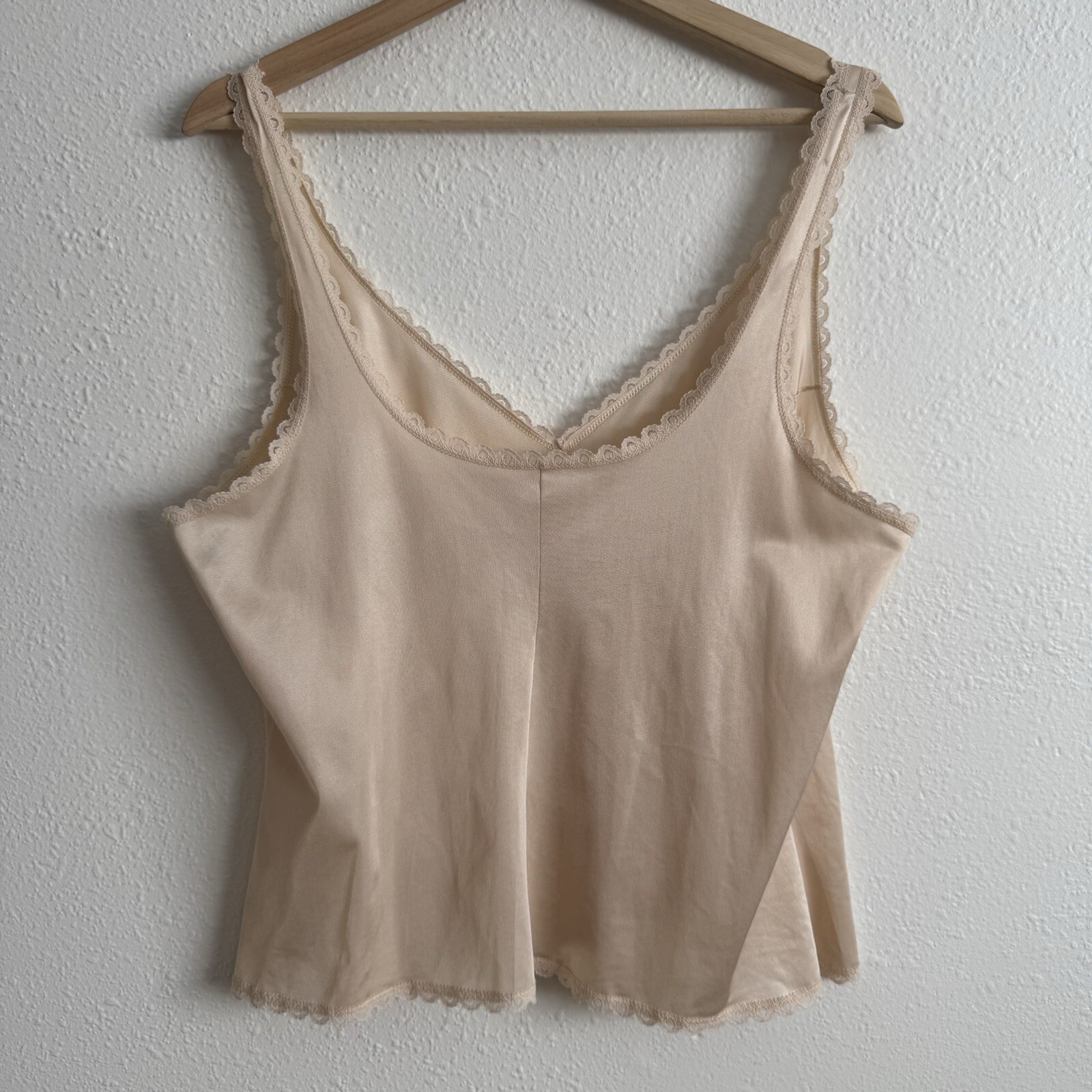 WARNERS Vintage 90s Champange Beige V Neck Bow Lace Trim Thin Strap Camisole Top