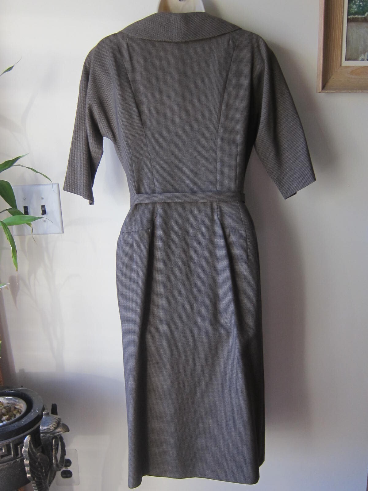 Stunning VTG 1950’s R & K Originals Tan Wrap Dress Large Collar 1/2 Sleeve Sz Sm