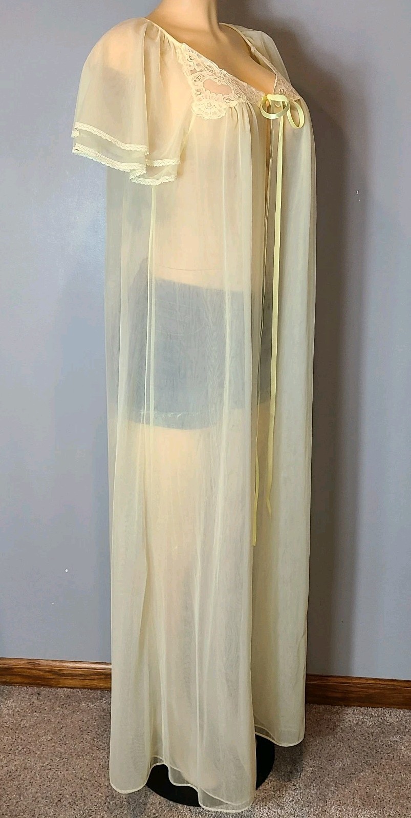 Vtg 70s Dreamy Lace Maxi Peignor Robe Ethereal Fairy Sz M Flowy Regency Dainty