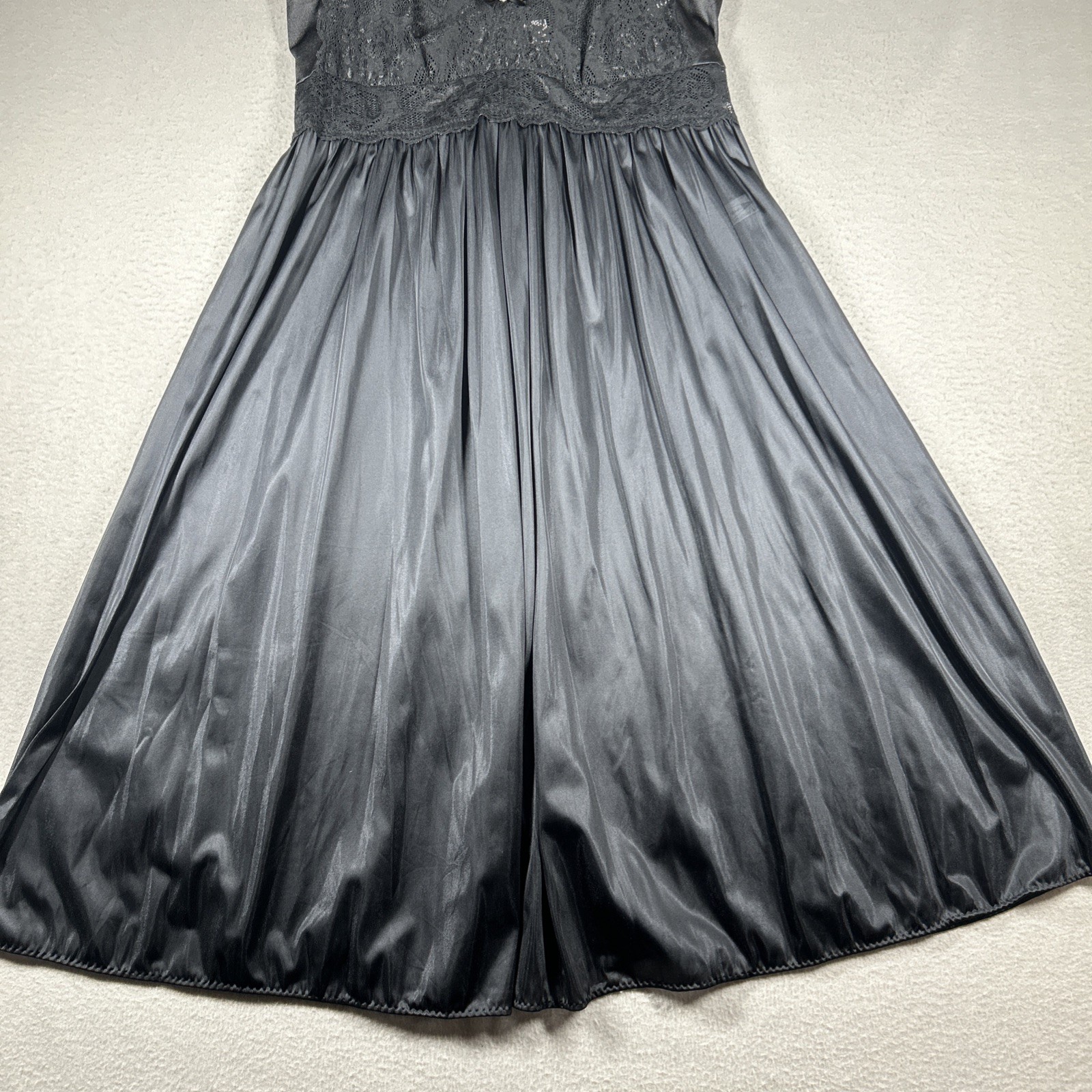 Shadowline Nightgown Sleeveless Lace Women’s M Bodice 39” Long Black Pajama