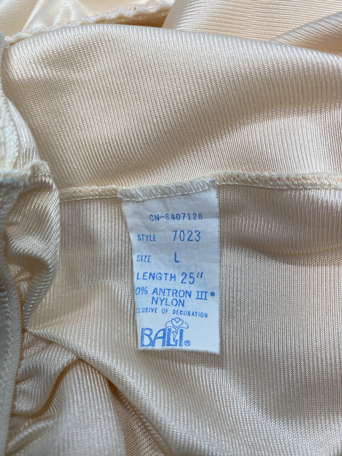 BALI Vintage Half Slip SIZE LARGE beige slit long length 25″ classic