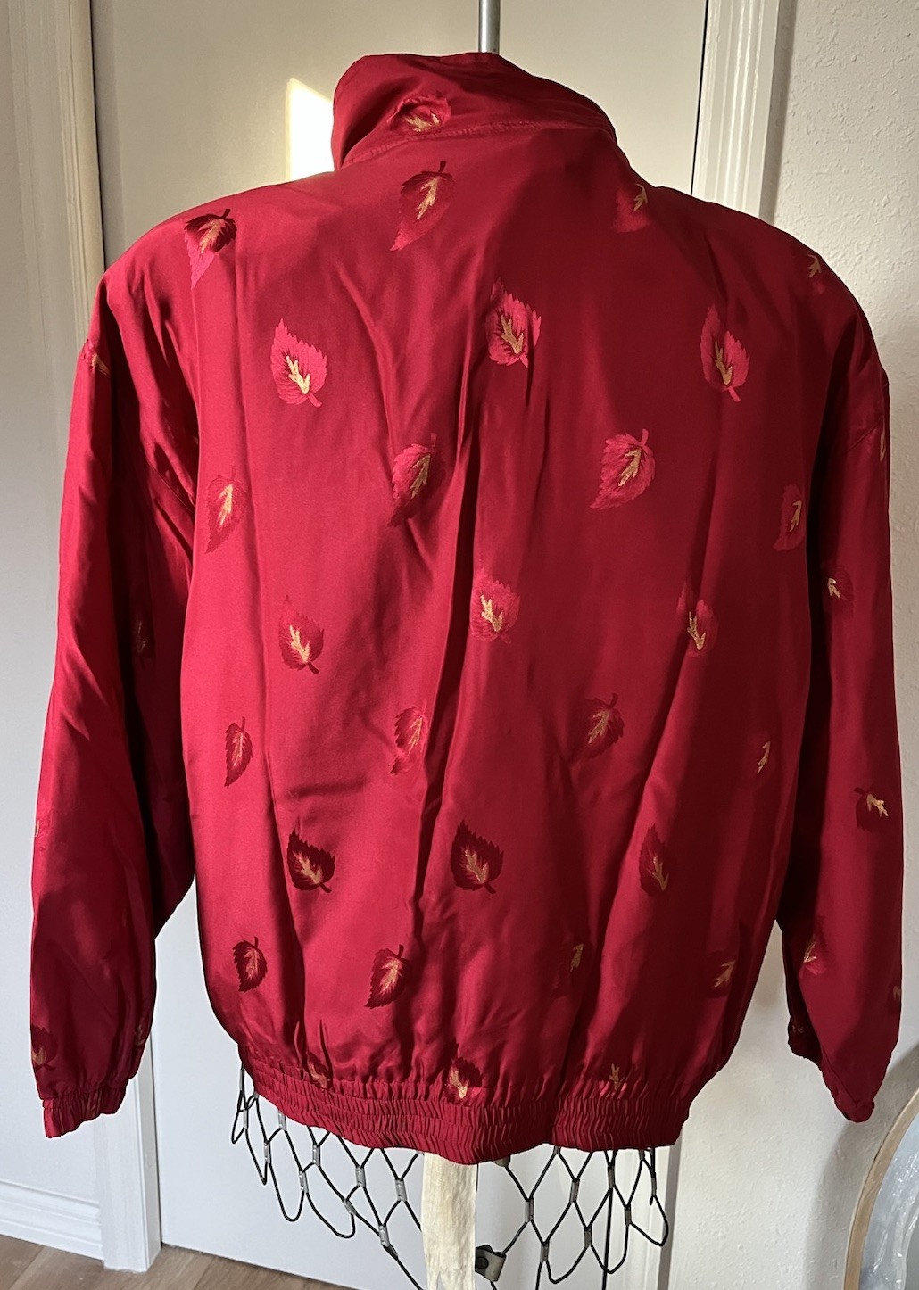 Vintage Silk Bomber Jacket Women M Red Gold Leaf Print Lightweight 90s Retro Zip