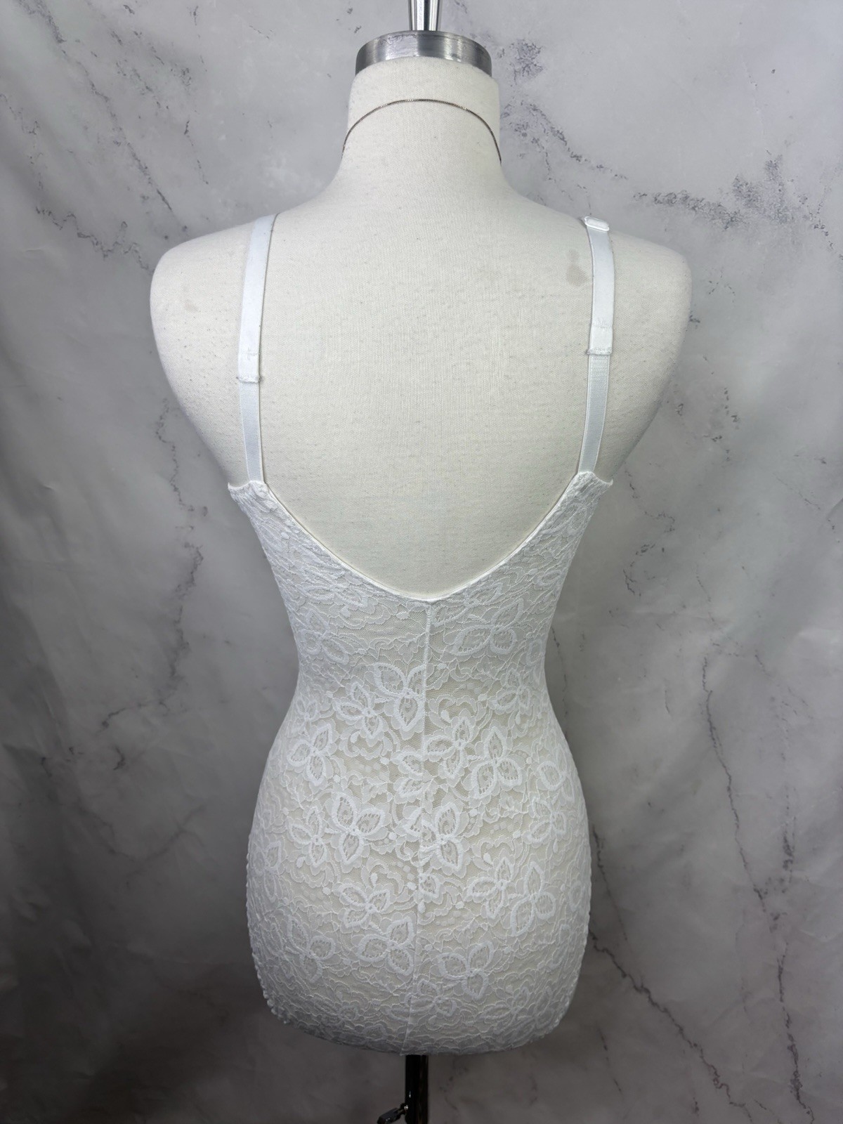 Vtg Bali White Lace Teddy Bodysuit 34B Floral Bridal Coquette Underwire shape