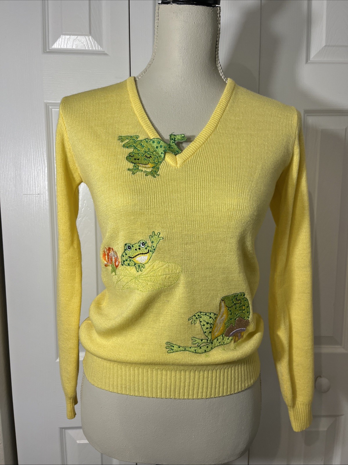 Cyn Les By Shirlee Vtg 1970’s Yellow Pullover Sweater With Pond Frogs Applique S