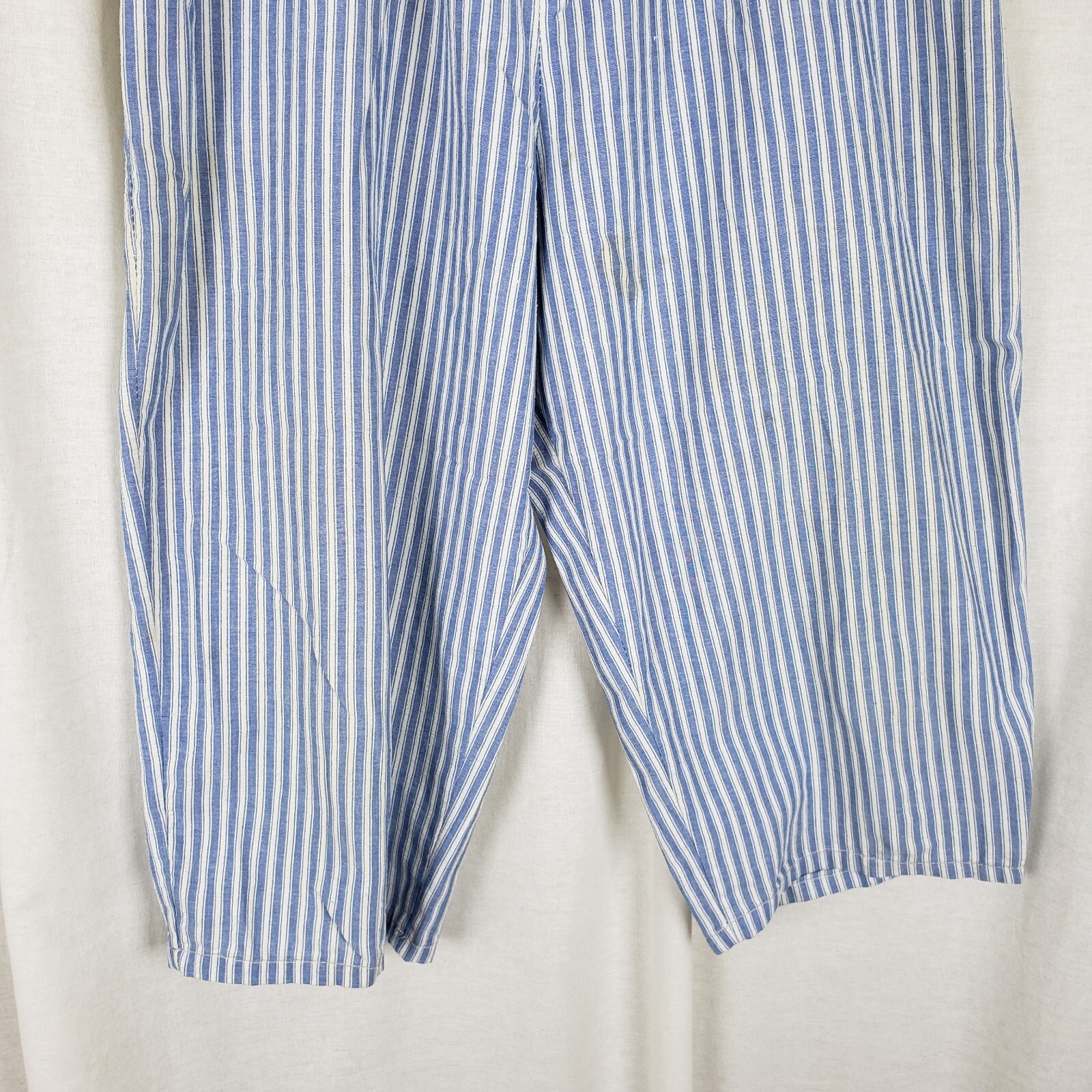 Vintage Andrew McMullan Seersucker Striped Pull On Capri Slacks Pants Womens 12P