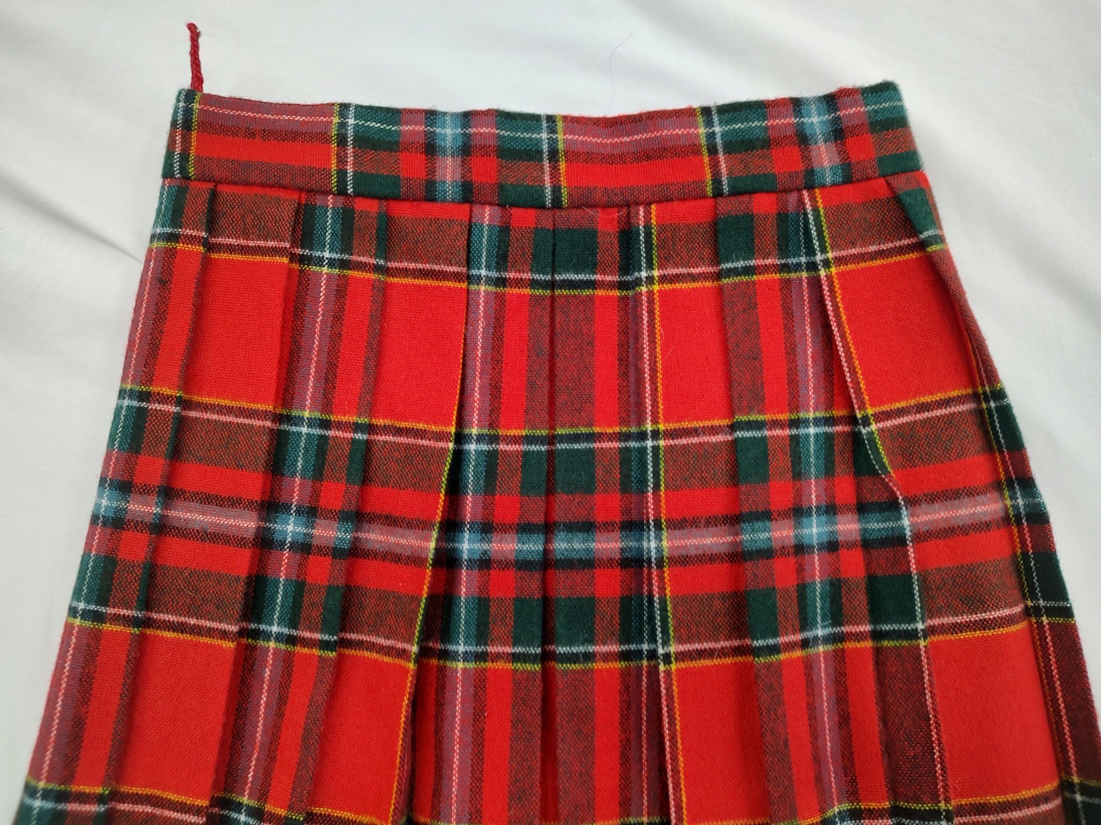 Vintage 80’s Skirt Plaid Tartan Red Wool Blend Pleated w Buckle & Pin Alyssa XS