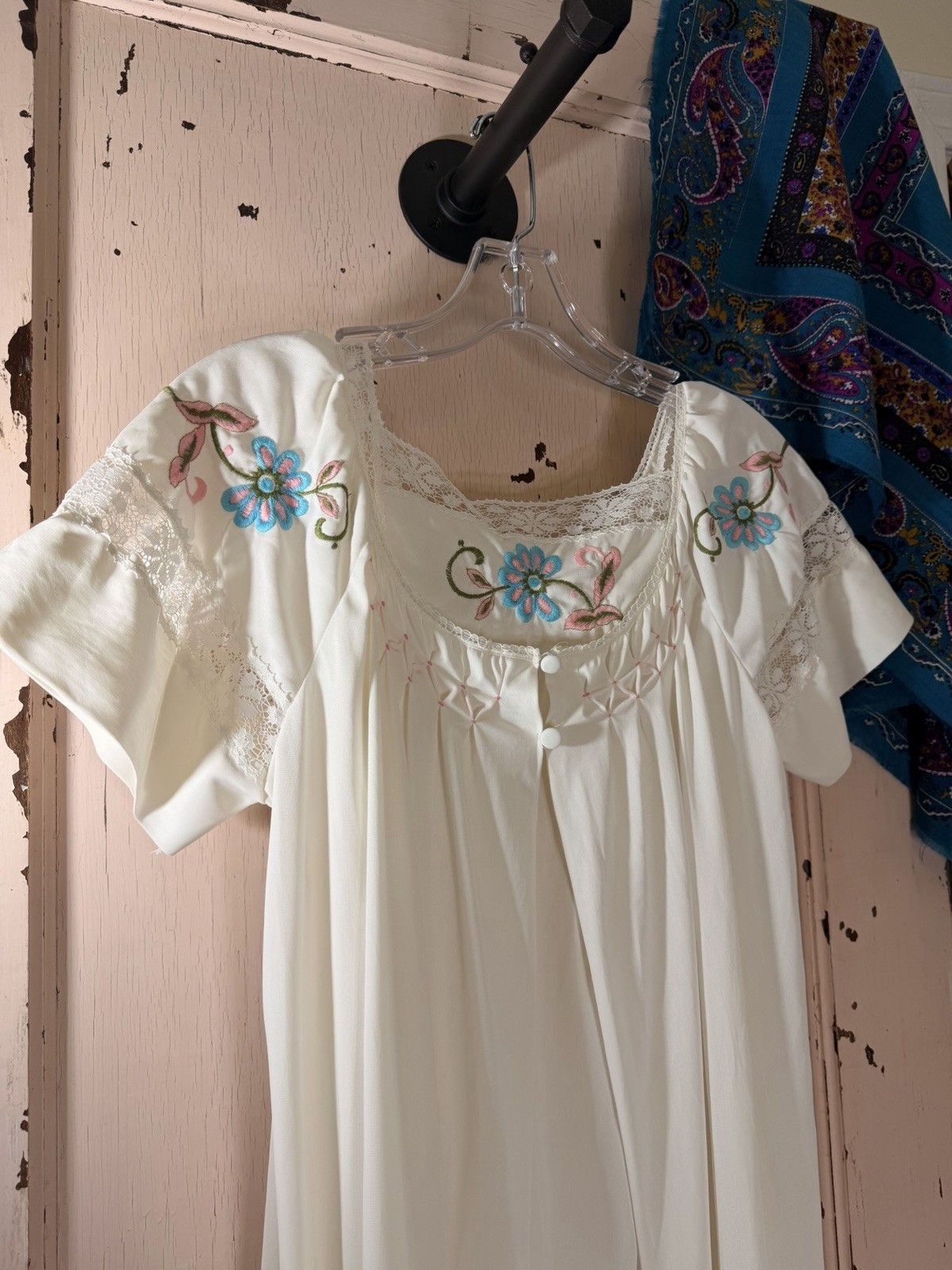 VTG Maxi Robe Nightgown Two Piece Set White Embroidery Lace Trimmed Boho Sm/Med