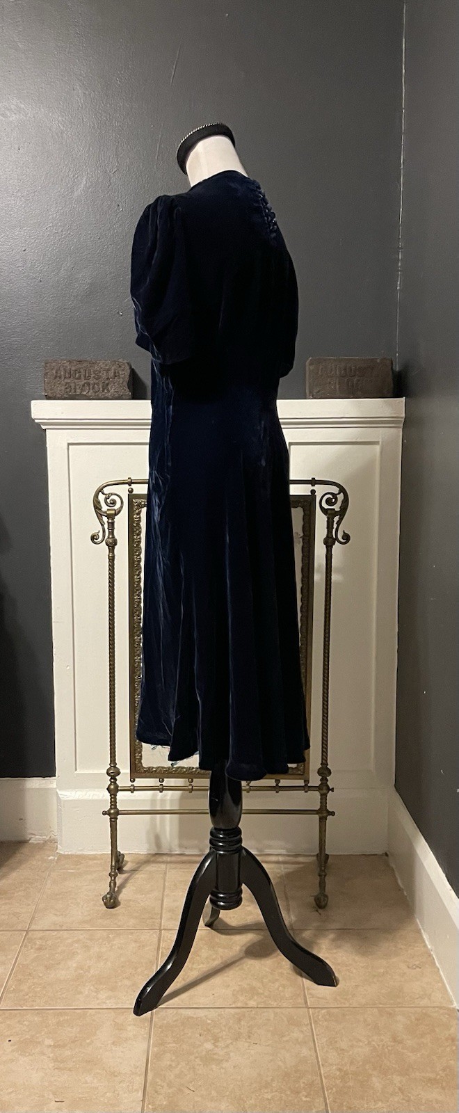 1940’s Vintage Velvet Dress In Midnight Blue