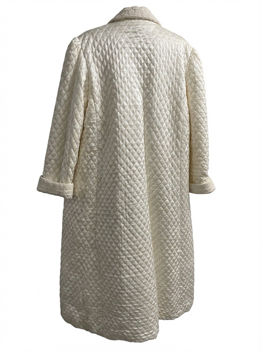 VINTAGE Christian Dior Ivory Women’s Quilted Robe w Lace & Faux Pearl Buttons L