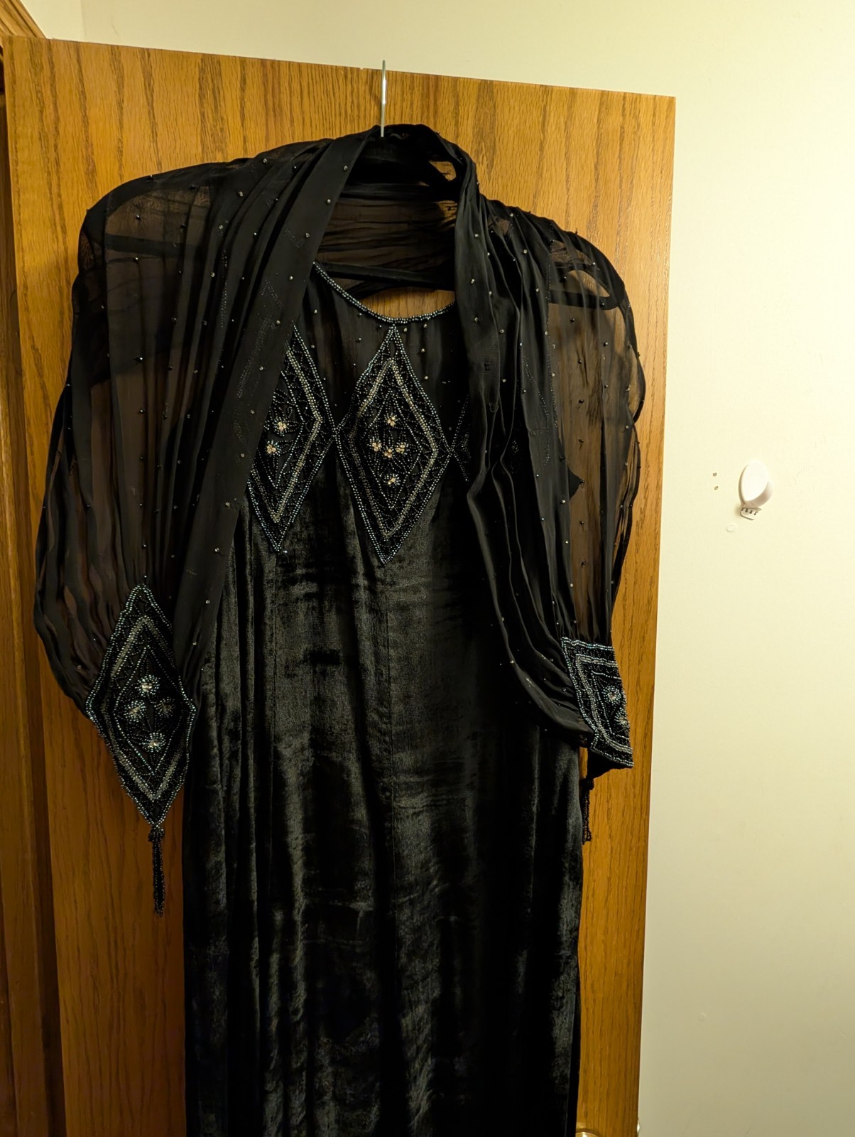 1930’s Elegant NWOT 100% Rayon Aline 48″ Sequen Midi Dress/Gloves/ Scarf Sz M