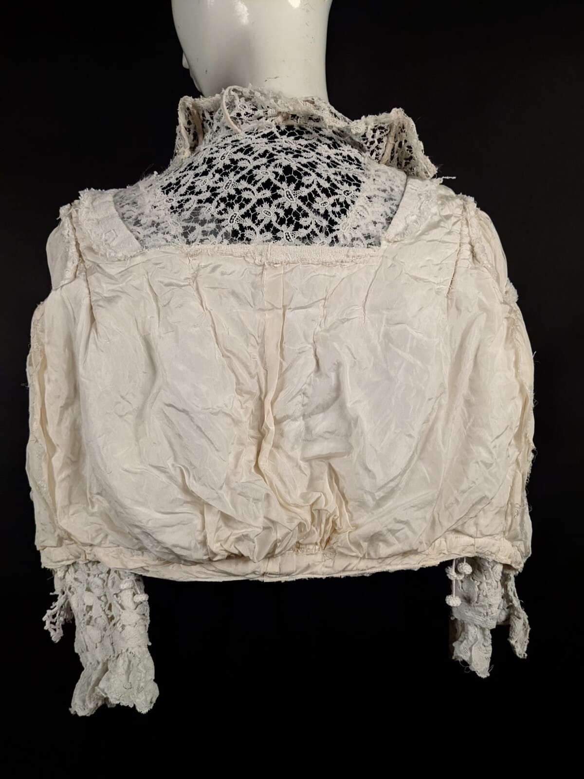 ANTIQUE EDWARDIAN HANDMADE WHITE CROCHET LACE BLOUSE W DANGLES & HIGH COLLAR