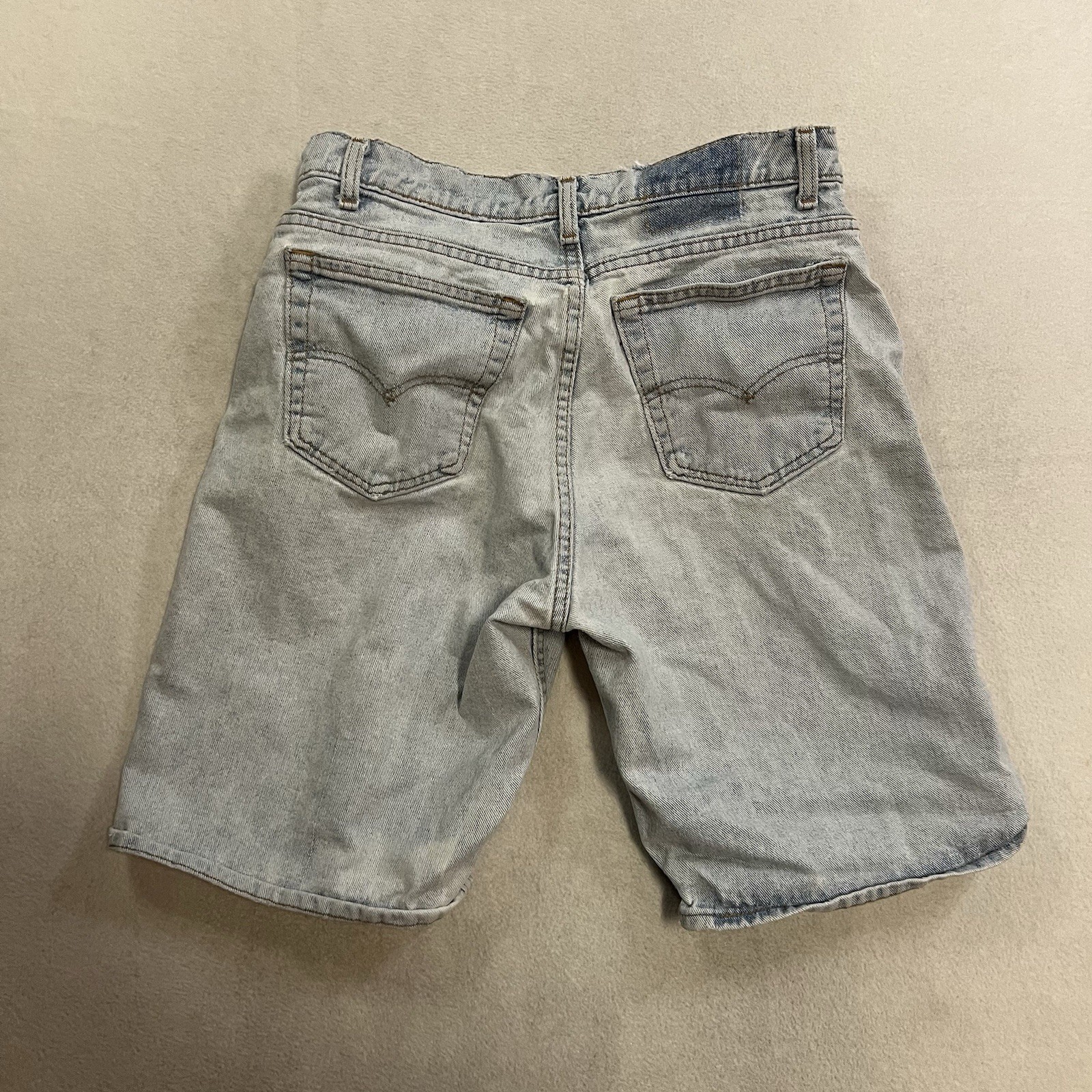 Vintage Levi’s 532 Denim Blue Jean Shorts Women’s Size 34 10” Inseam Light Wash