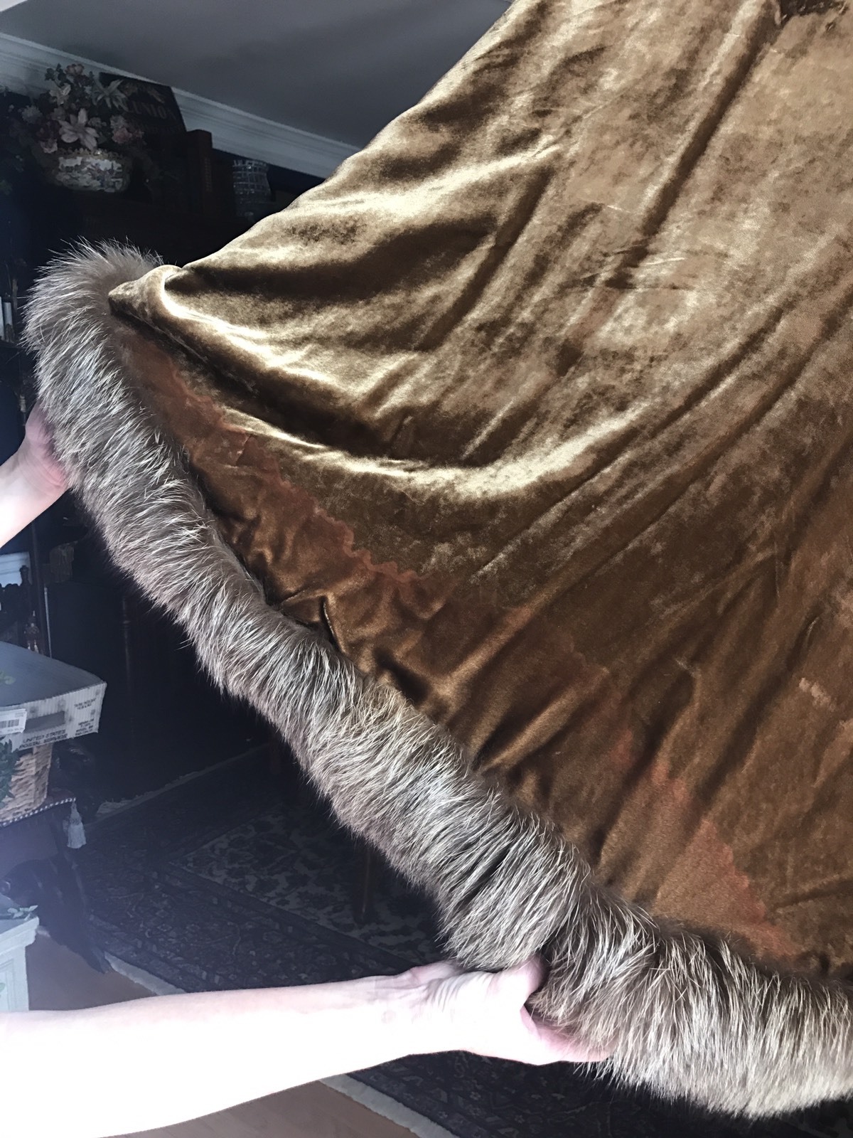 Vintage Brown Velvet SWING OPERA Cape, Beautiful Natural Fox Fur Trim ONE SIZE