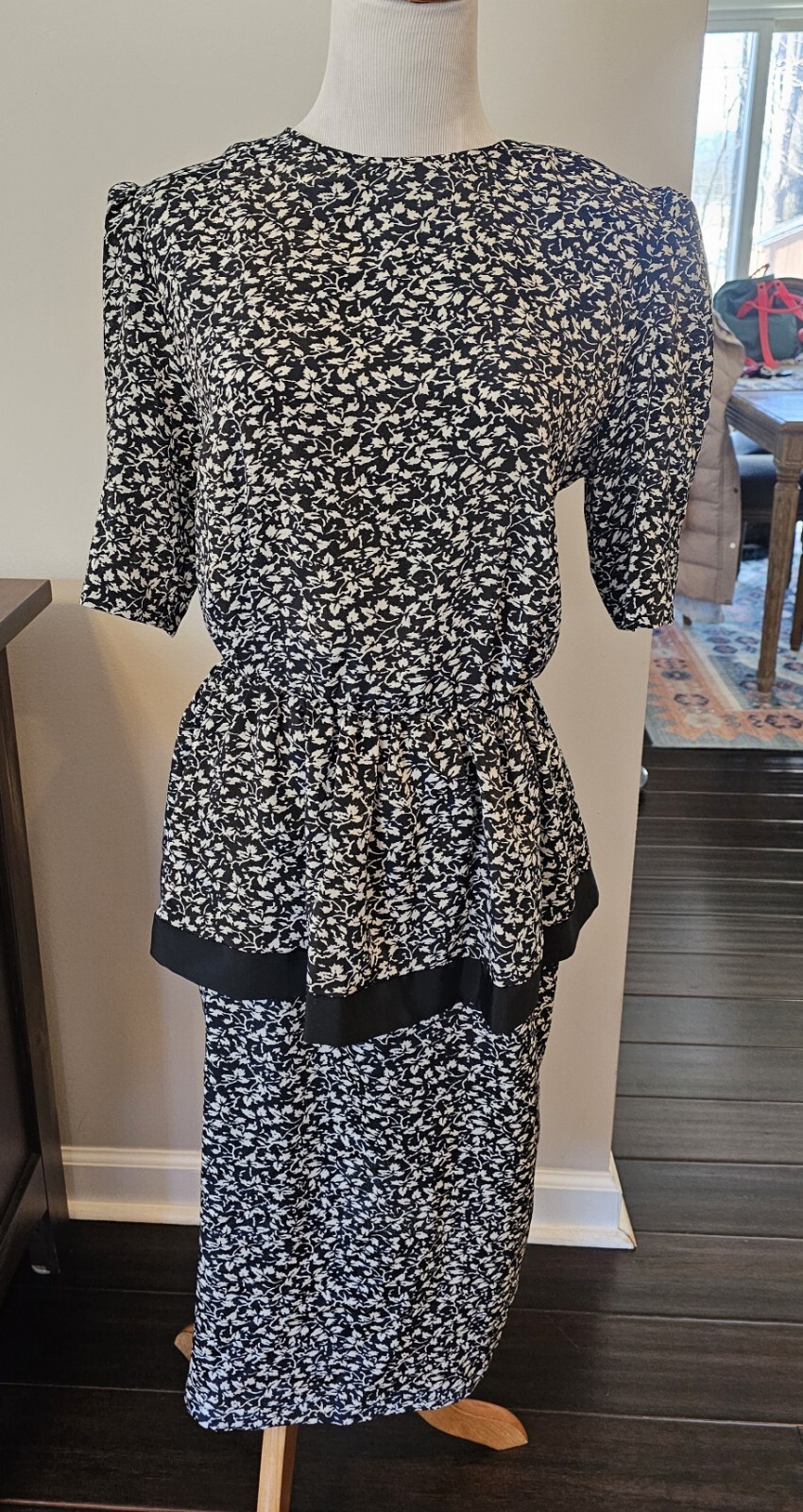Vintage 80’s In Cinq Women’s Dress •Size 12• Made In USA Black Floral Ruffle