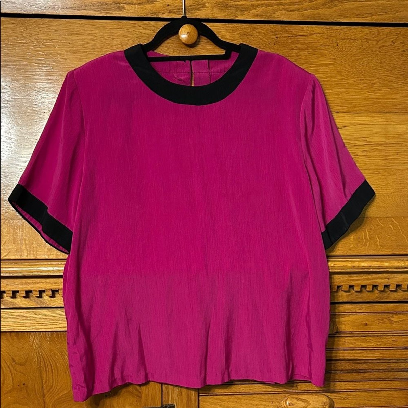 S.G. Sport Fuchsia Black Accent Short Sleeve Blouse Vintage 80s