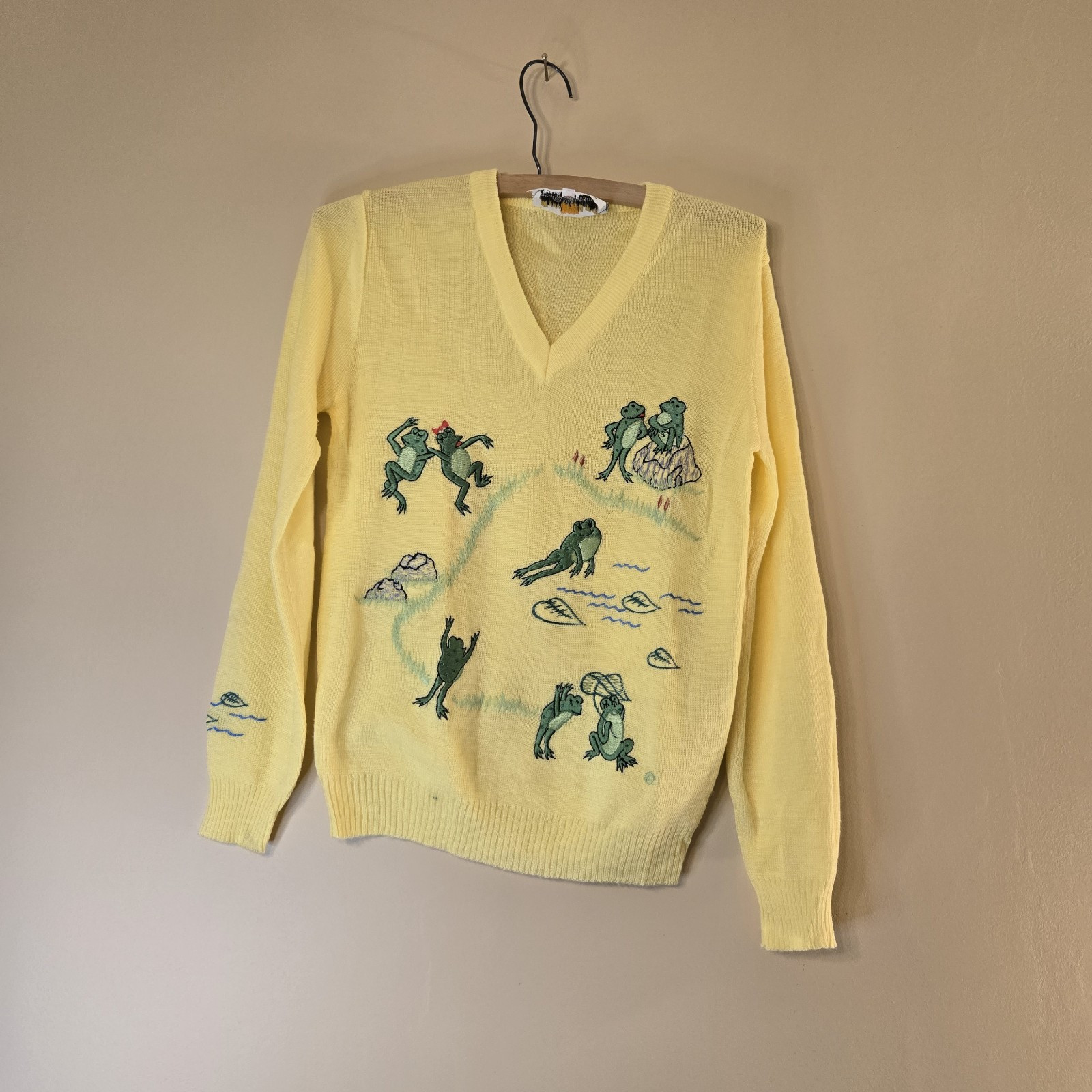 Vintage 1960’s-70’s Yellow Cyn Les Frog Patch Sweater Size Medium