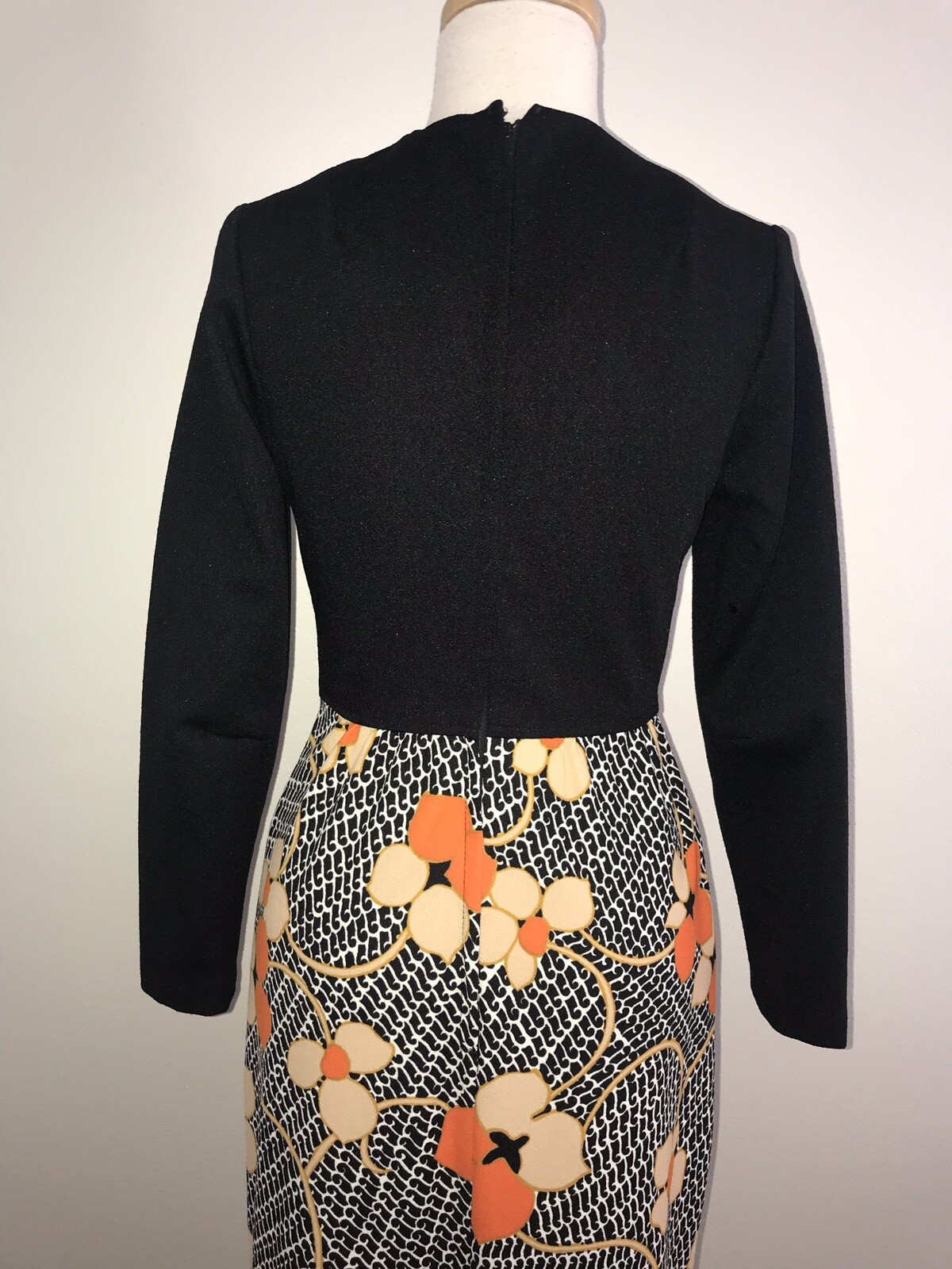 Vintage It’s Better Size XS/S Black Floral Acrylic Double Knit Maxi Dress