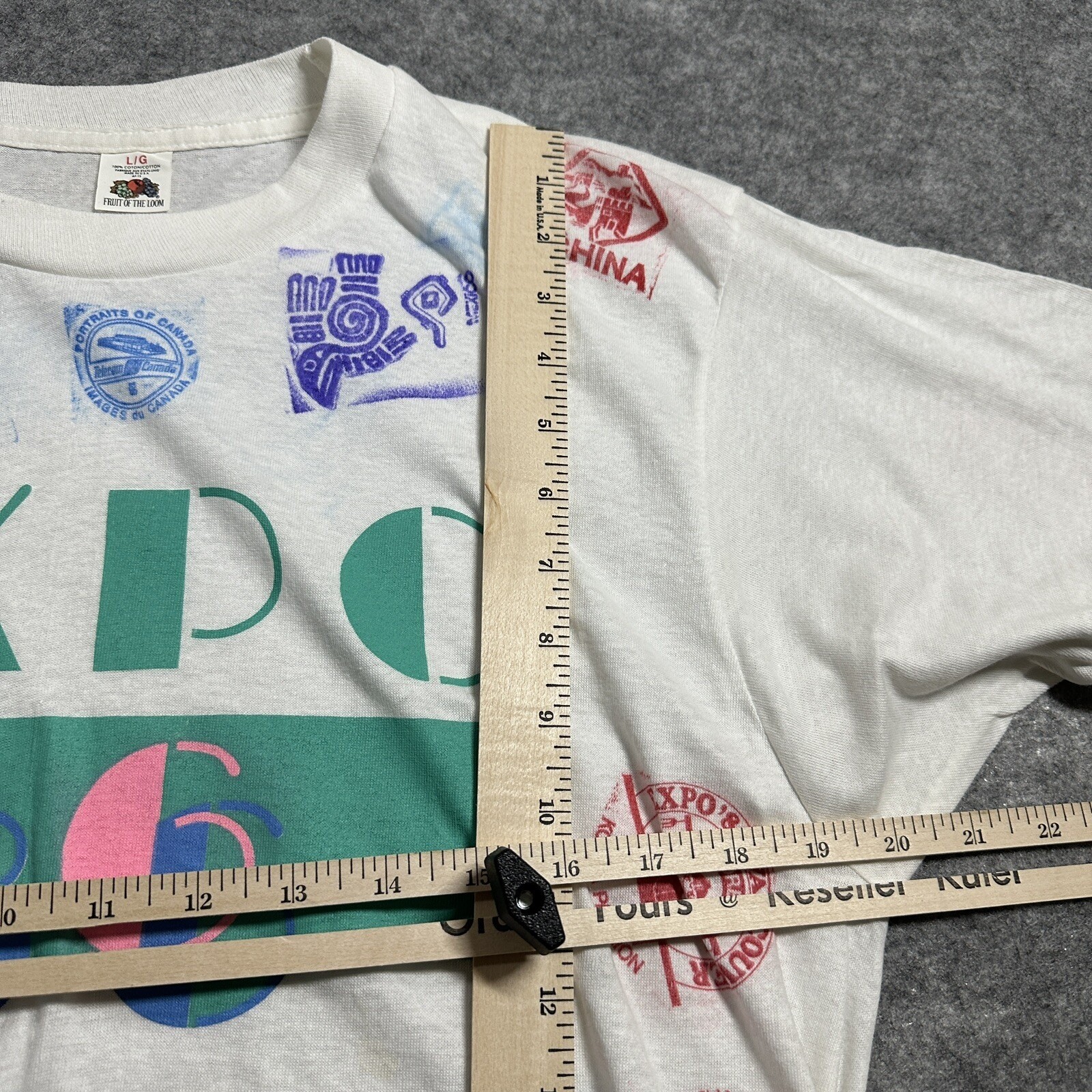Vtg Expo 86 T-Shirt Womens Large White Passport Stamp Graphic Fruit of the Loom