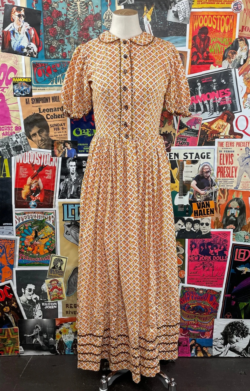 Vintage 1970s Calico Floral Cottagecore Prairiecore Prairie Maxi Dress, 70s Maxi