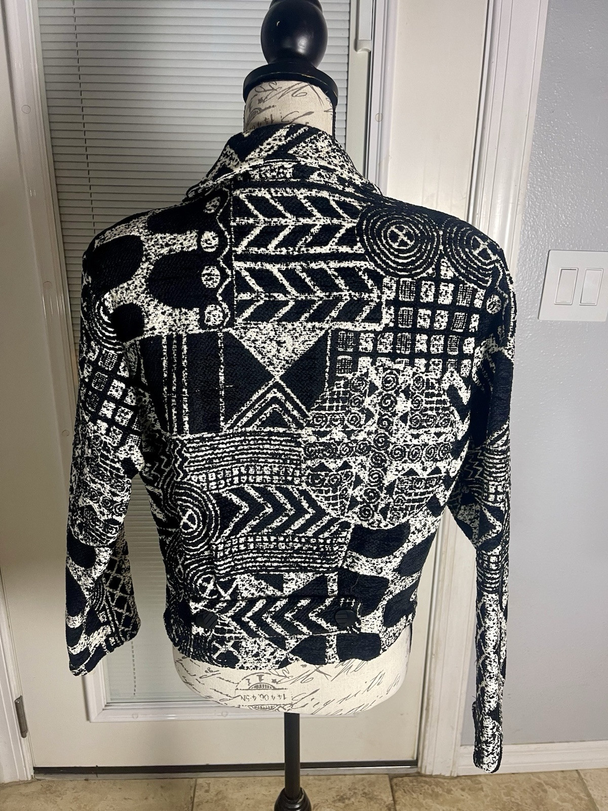 Silverado Vtg 80’s Oversized Shoulder Pad Cropped Tribal Aztec Tapestry Jacket M