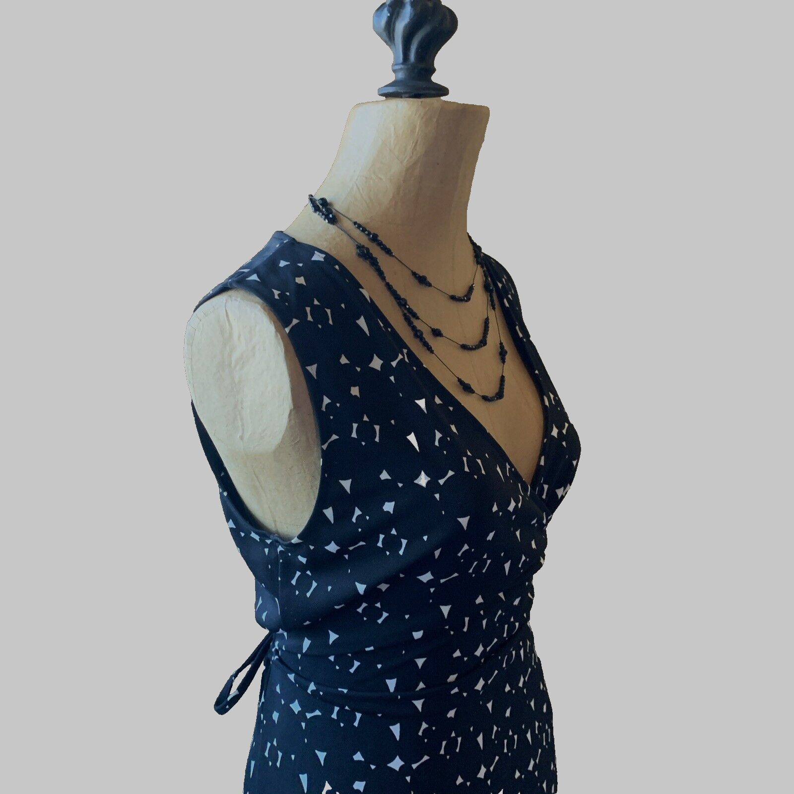 Vintage Wrap Dress Size M Sleeveless Black White Geometric Midi Wedding Guest