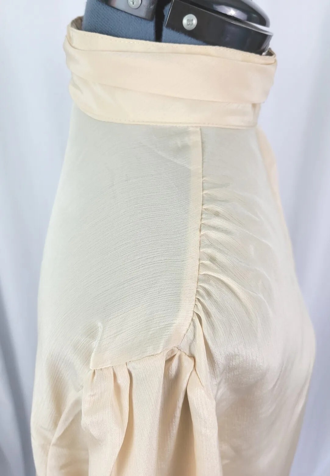 Vtg Paris Station Peachy Cream Blouse w Con Button Down Front Size XL?
