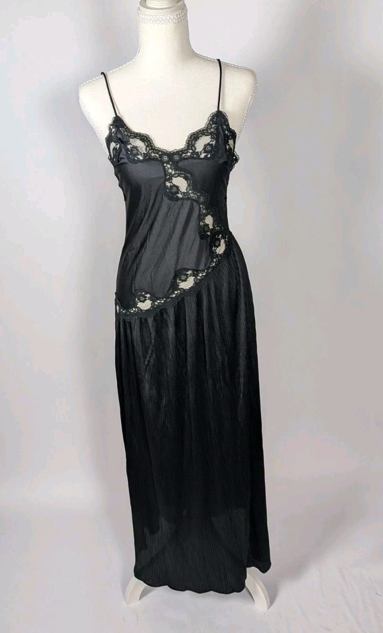 VTG 70s Aristocraft Black Lace Pleated Maxi Slip Dress Nightgown Whimsigoth Smal