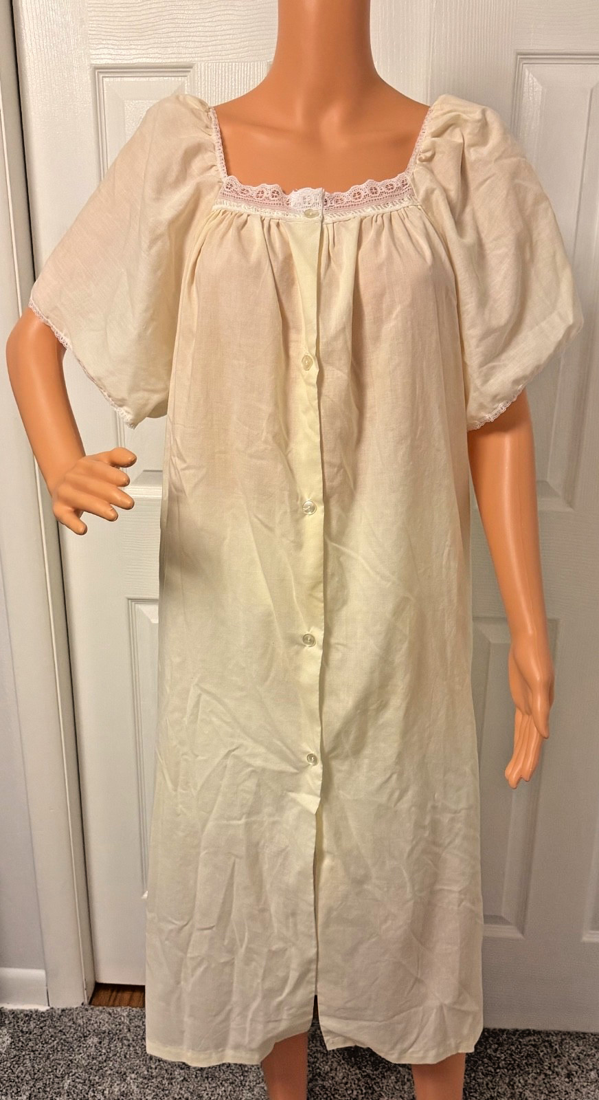 Vintage Sears Carriage Court Petal Soft Nightgown 3X Yellow NWT Made USA Lace
