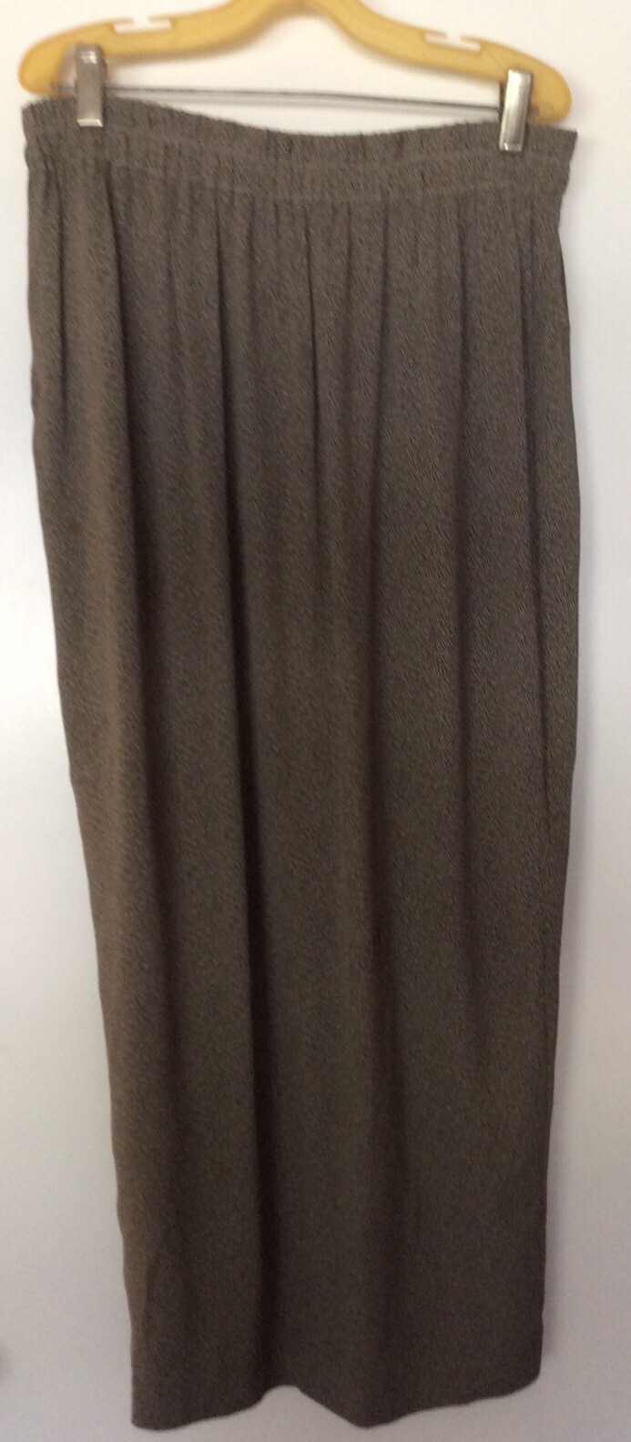 Max & Mabel Maxi Straight Skirt Medium Vintage Elastic Waist 100% Rayon Taupe