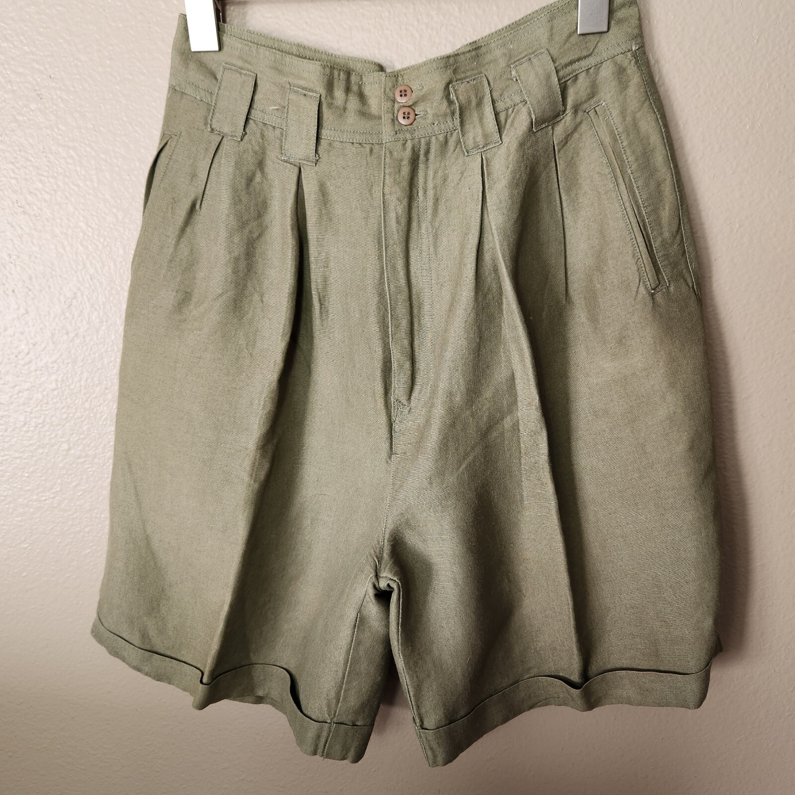 Vintage Best Clothing Womens Olive High Rise Pleated Ramie Blend Shorts-Size 7/8