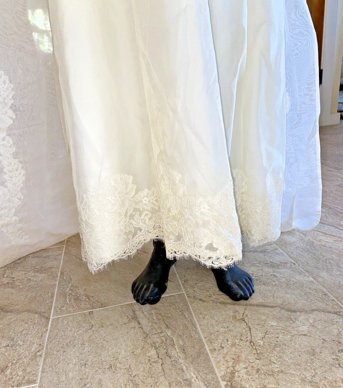 60s Alfred Angelo Edythe Vincent Wedding Gown ButtonBack Demure Detachable Train