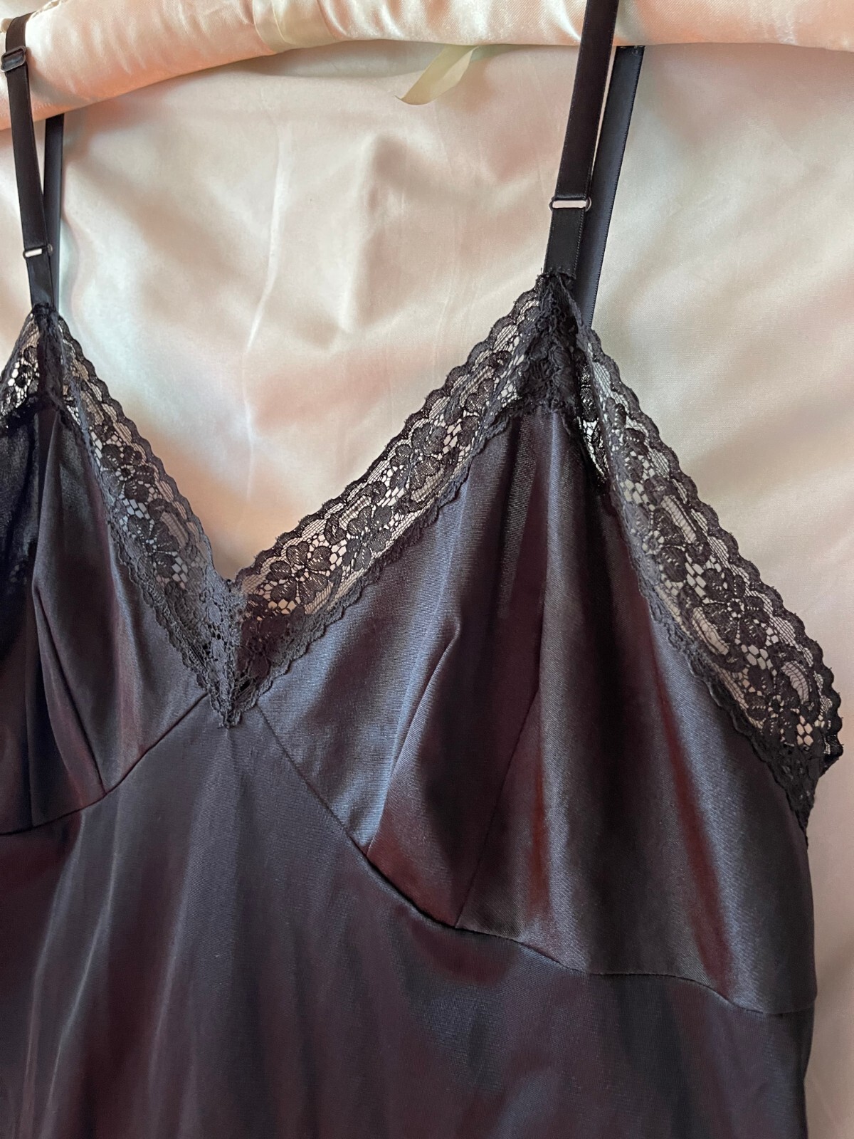 VINTAGE VANITY FAIR BLACK CAMI SLIP DRESS, SIZE 38, Adjustable straps, EUC