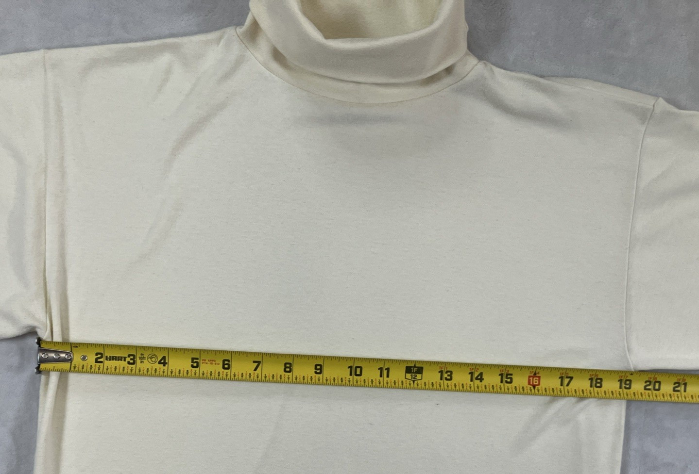 Vintage I.V.Y Turtleneck Sweatershirt Woman’s Ivory Size Large Y2K Long Sleeve
