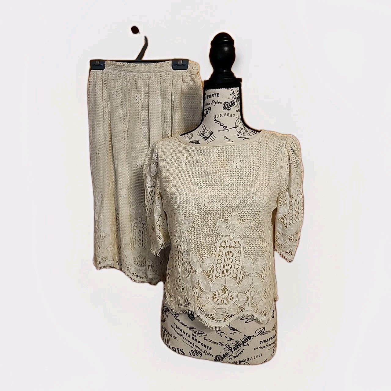 Vintage Chenelli New York Paris lace crochet lined Skirt & scallop top Formal