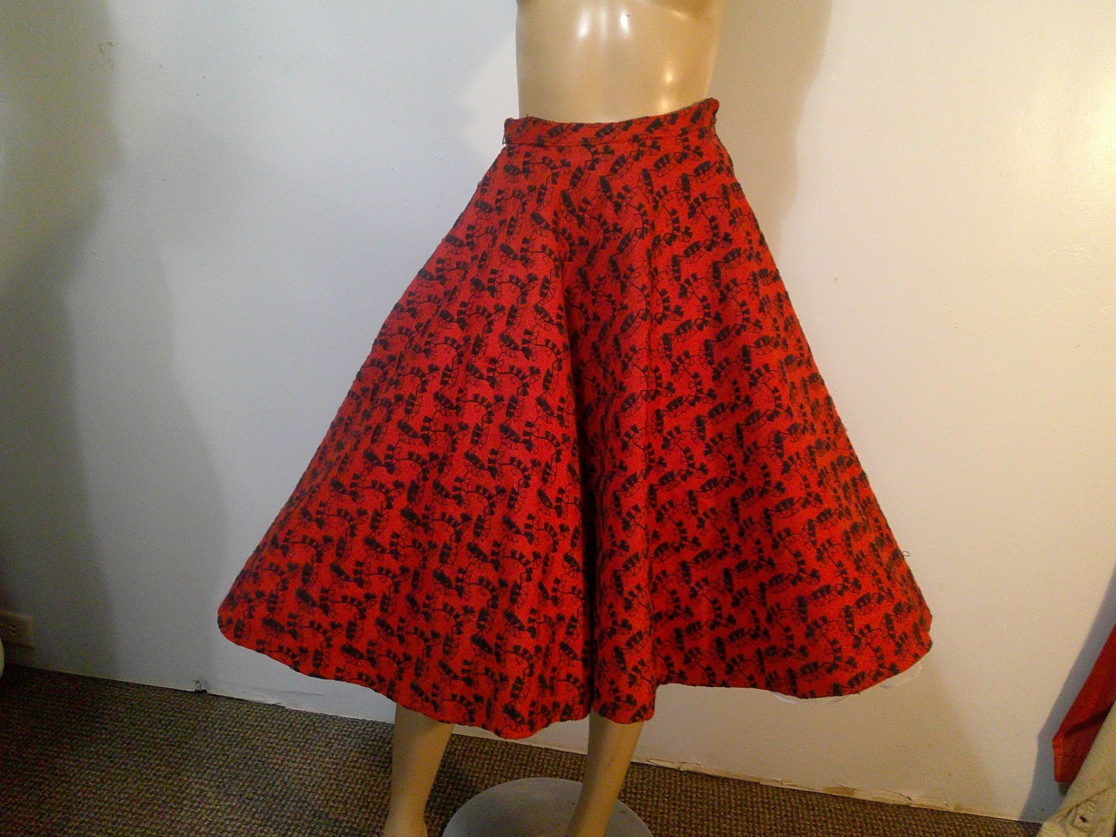 Vtg 50s Rockabilly Red Wool Felt Embroidered Swing Full Sweep Circle Skirt XS