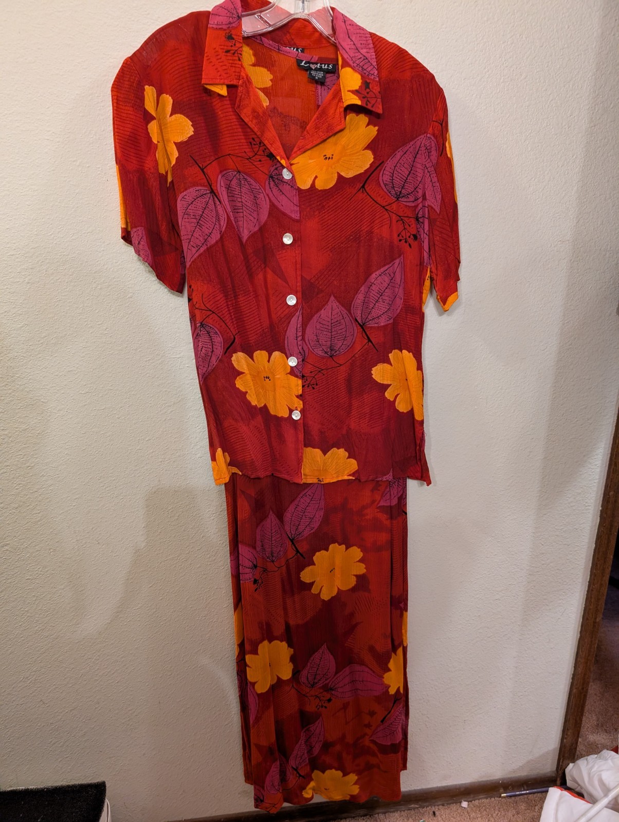 Gorgeous 100% Rayon Slitted Dress With Jacket, Medium Shell Buttons, Vintage NWT