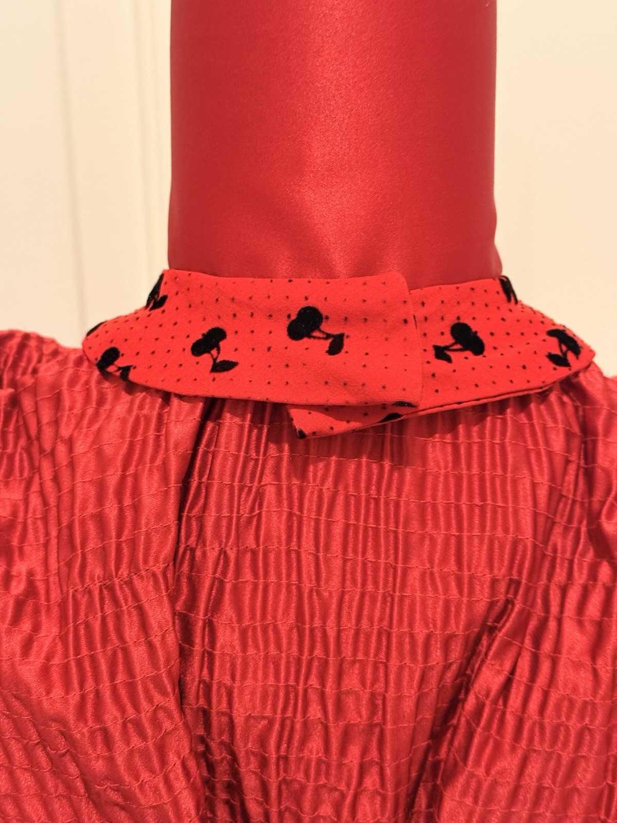 Women’s 2010’s Collectif Size XL Red Halter Wiggle Dress W/black Flocked Cherry