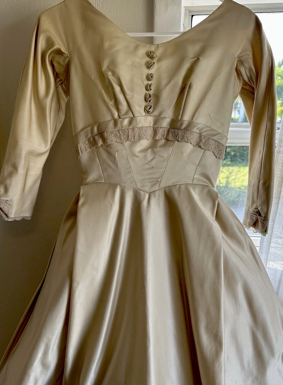 1950s Vintage Priscilla Of Boston Ivory Satin Gown V Bodice /Neck 3/4 Sleeve