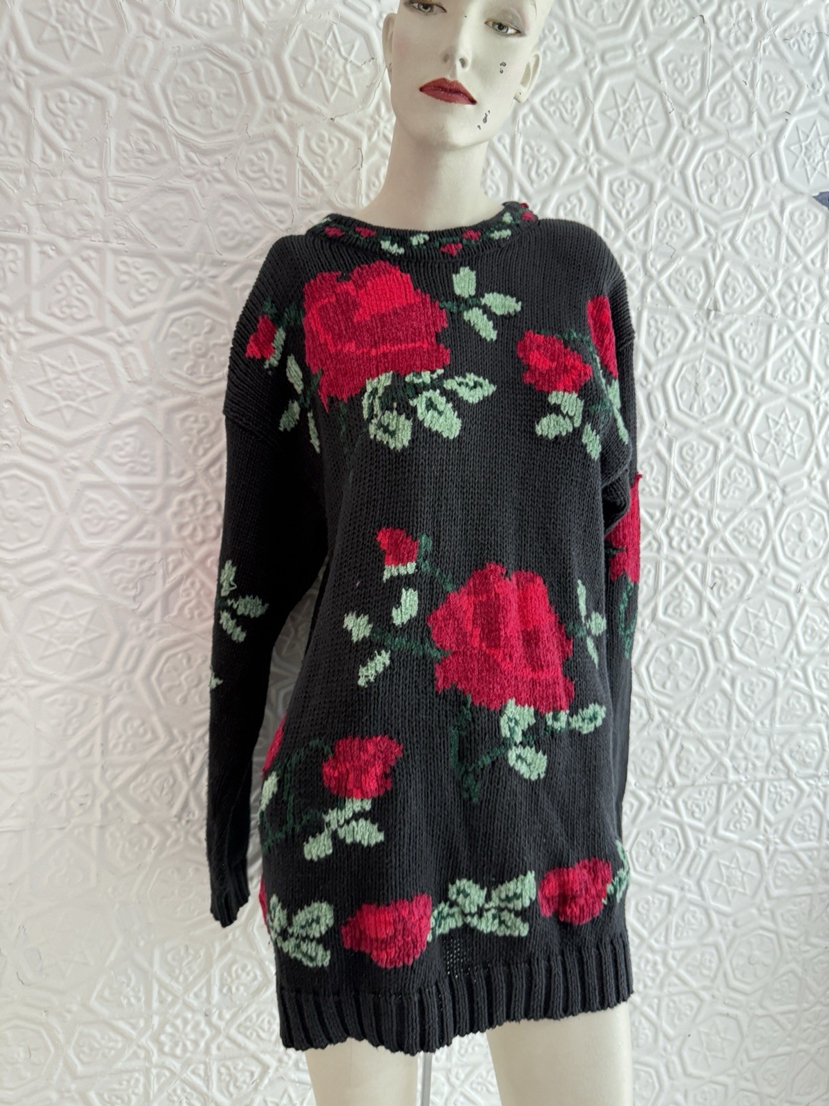 vintage 1980s/90s black floral intarsia sweater chenille cotton roses oversize M