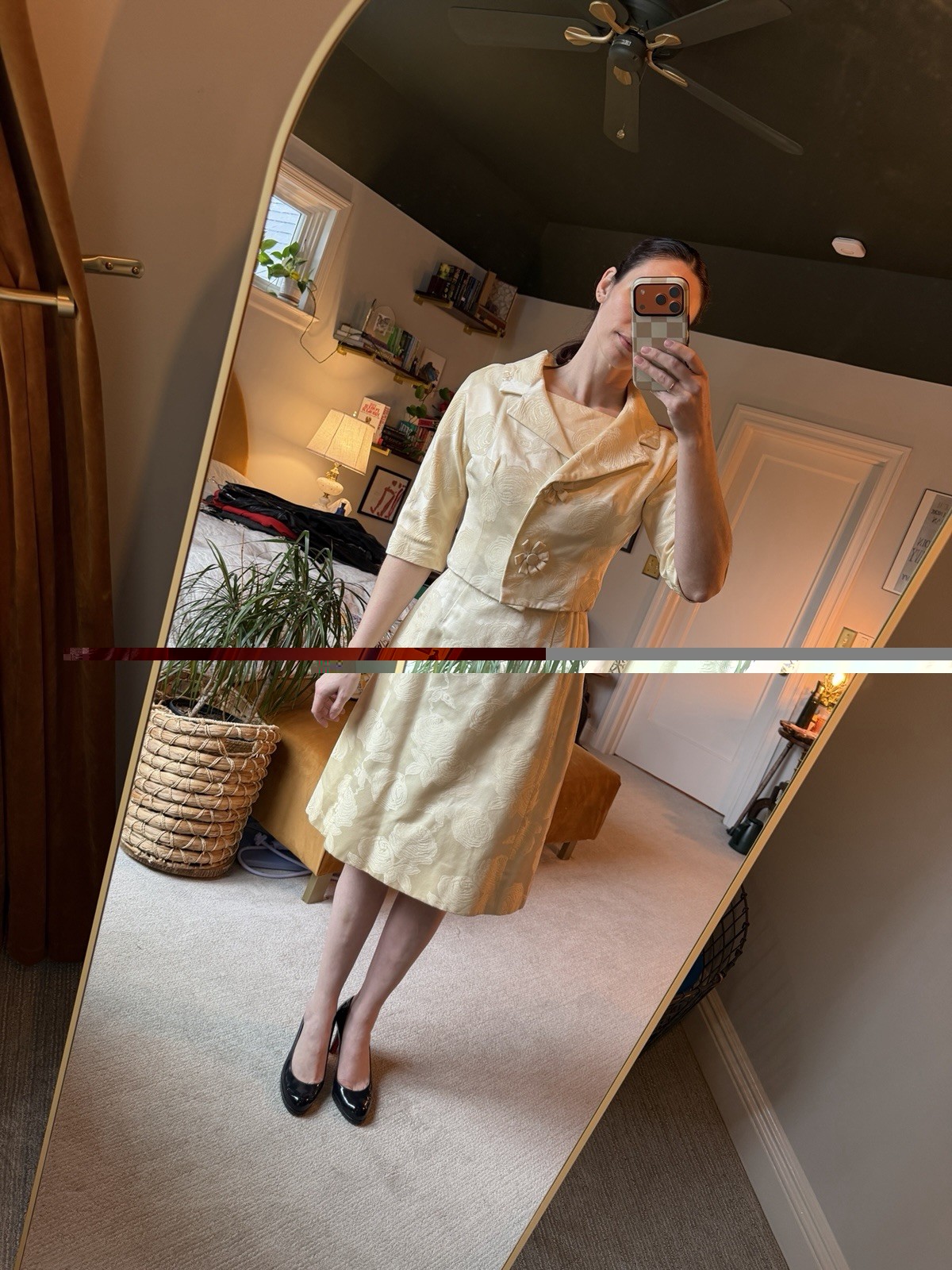 Vintage 1960s Ivory Brocade Johnny Herbert dress Size 0 EUC