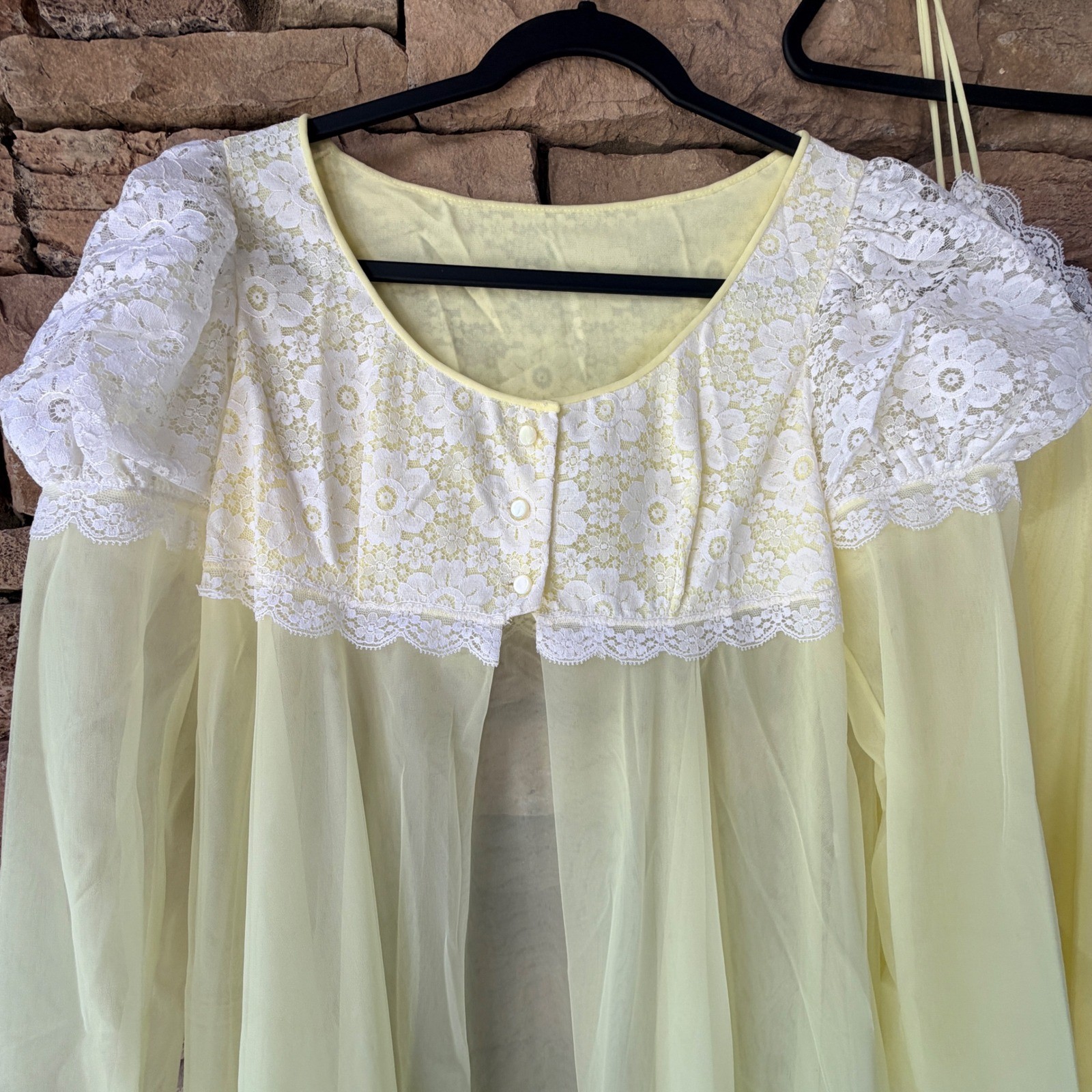 Vintage Warner’s Womens 2PC MAXI Nightgown and Robe Yellow Lace SET Coquette