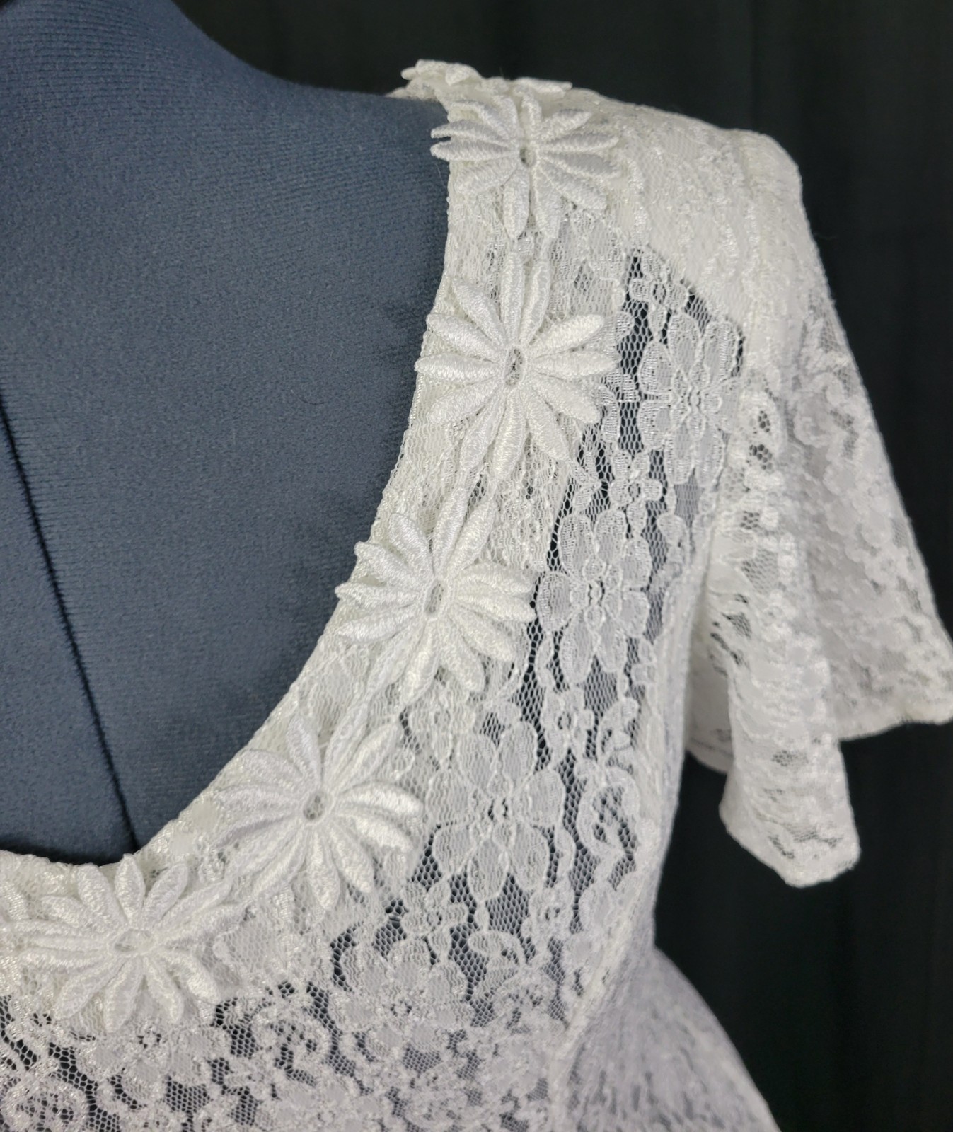 Vtg Dawn Joy Fashions White Lace Fit & Flare Dress w Flutter Sleeves Size 9/10