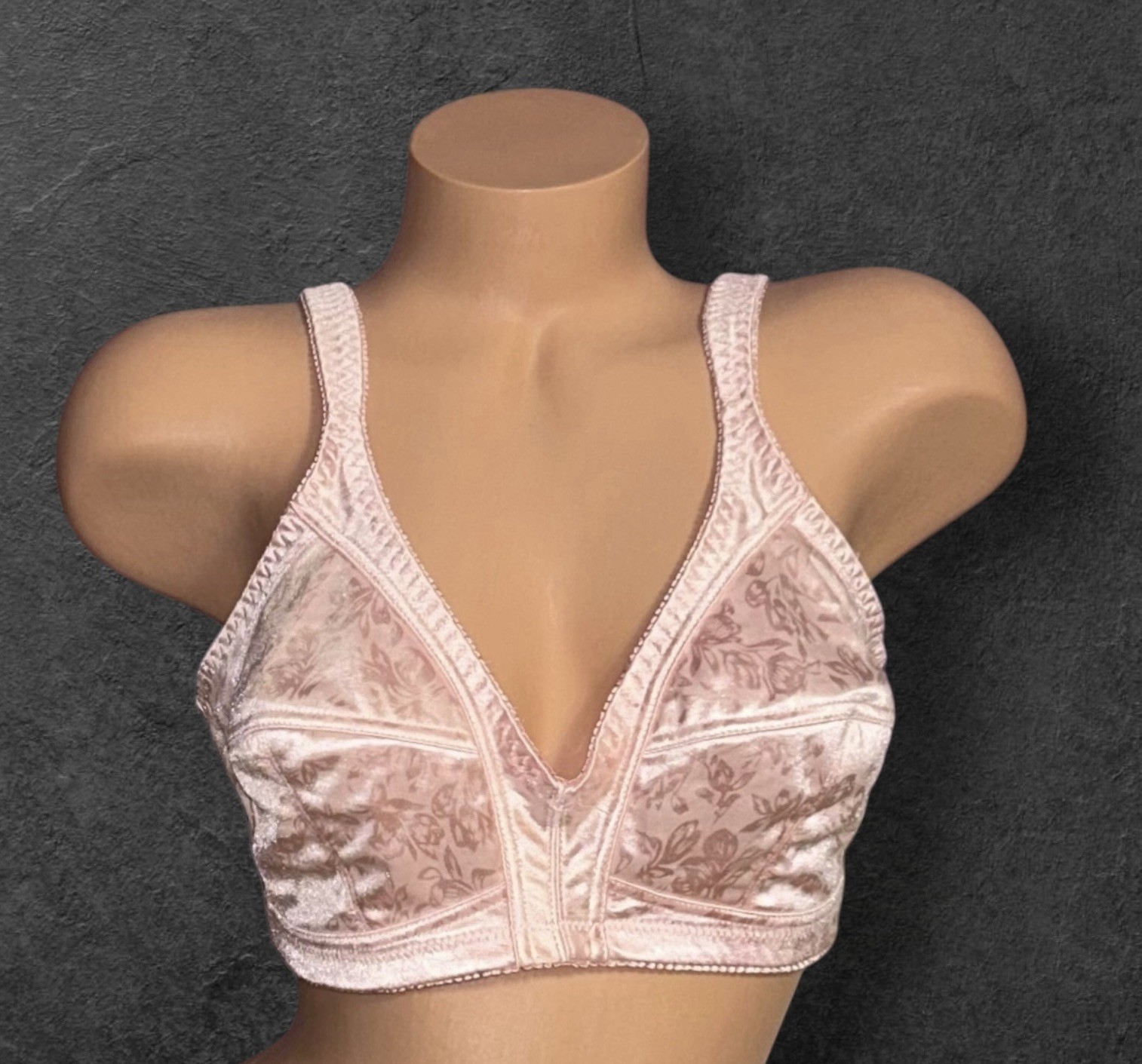 BODY EMBRACE Pink Shiny Satin Embossed Nylon Wireless Bra Women’s 40C