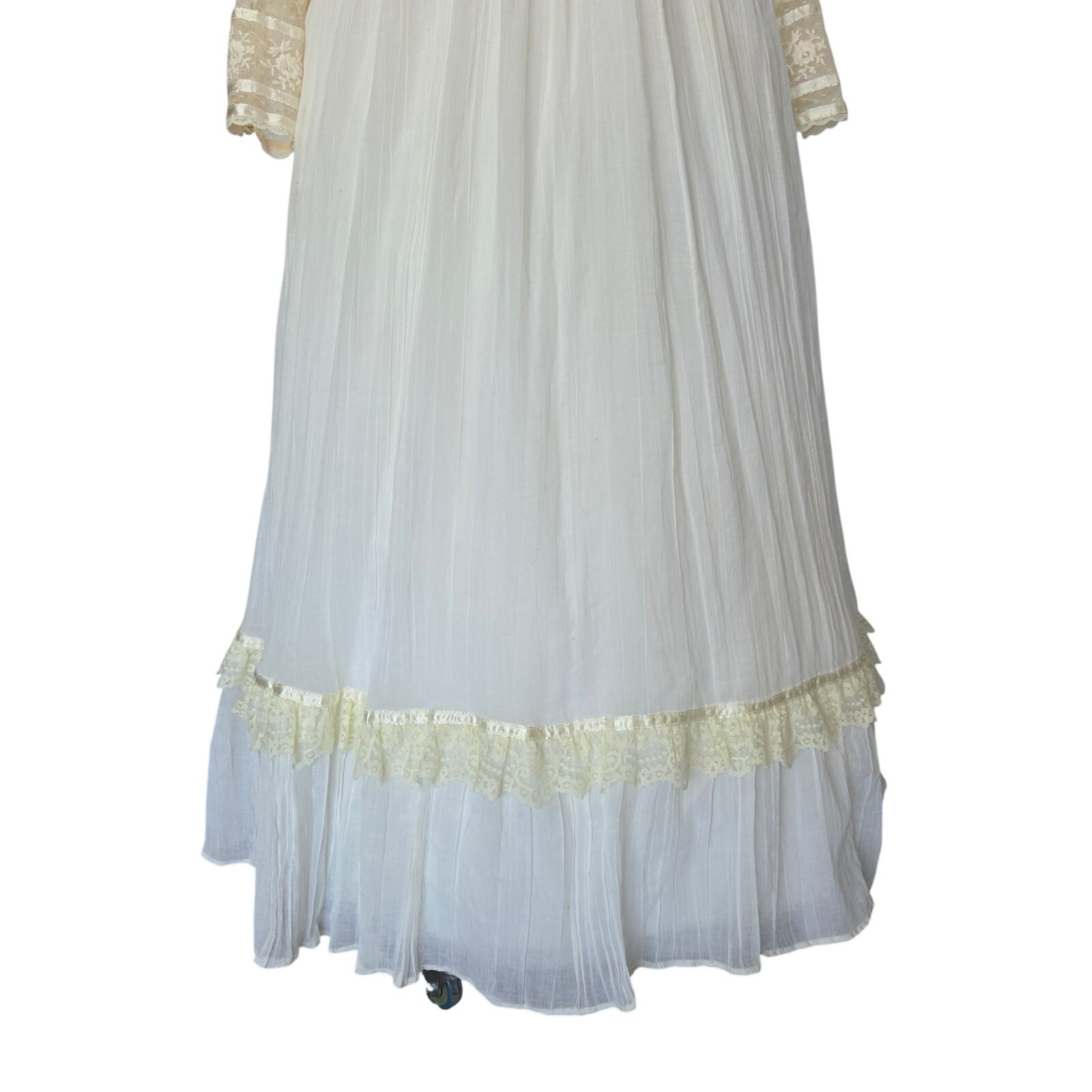 Gunne Sax Wedding Dress Size 11 Ivory Lace Vintage 70s Prairie Bridal Gown