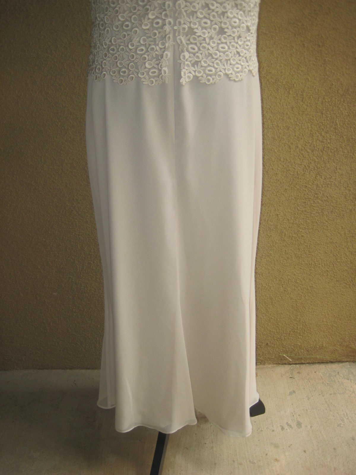 Vintage Daymor Couture C.Mercedes Ferreira beige embroider overlay long gown 12