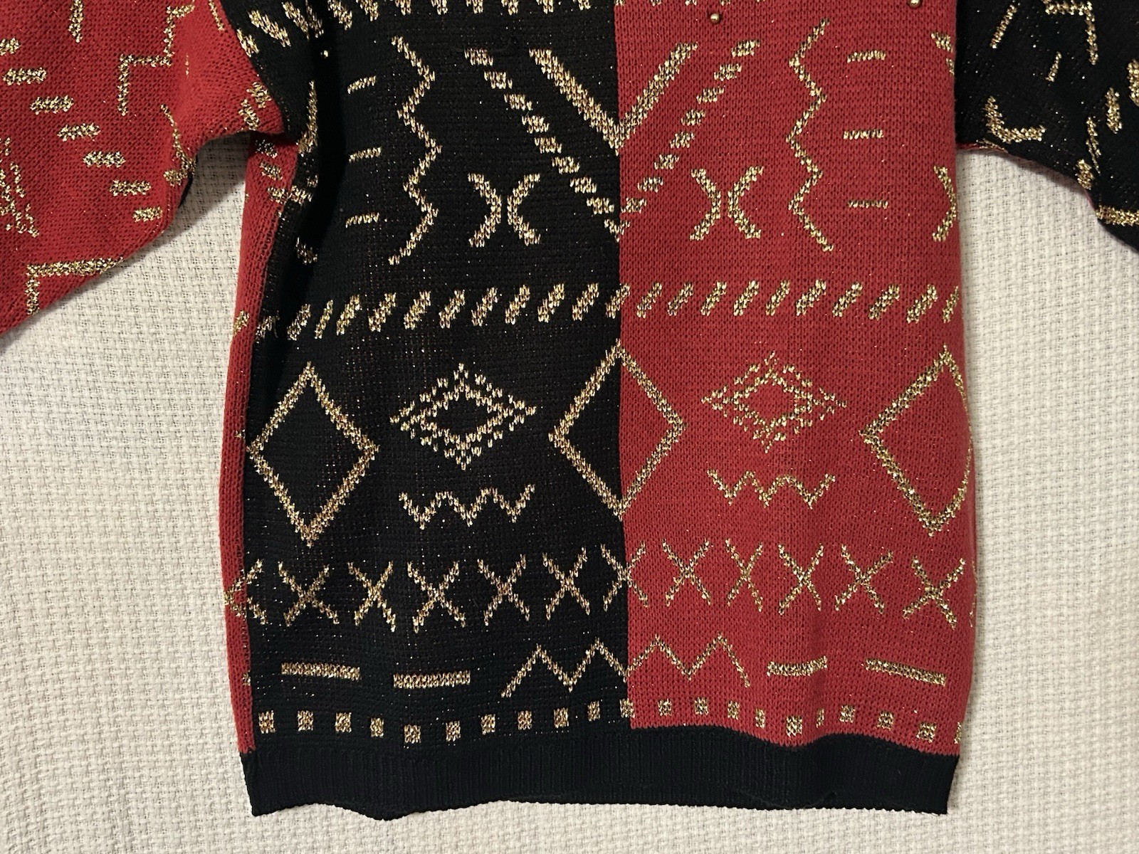Vintage Women’s Metallic Gold Geometric Red Black Knit Sweater M Maurada Xmas