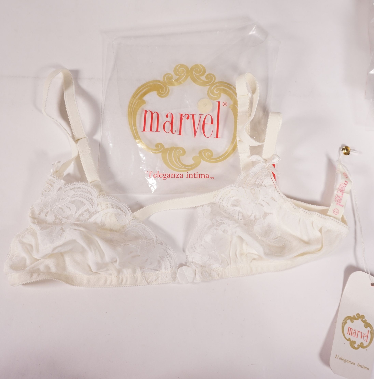 True Vintage Marvel Italy Sexy Front Closure Women’s Bra White Size 38 w/ Original Box