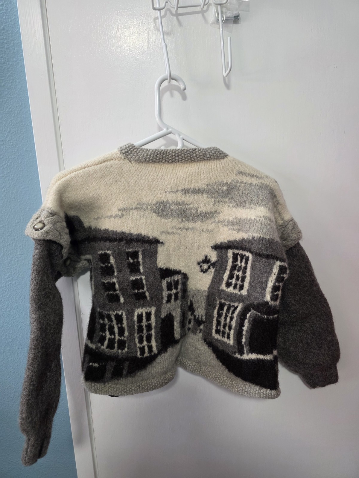 Iceland Vintage women’s Wool Sweater Small/medium