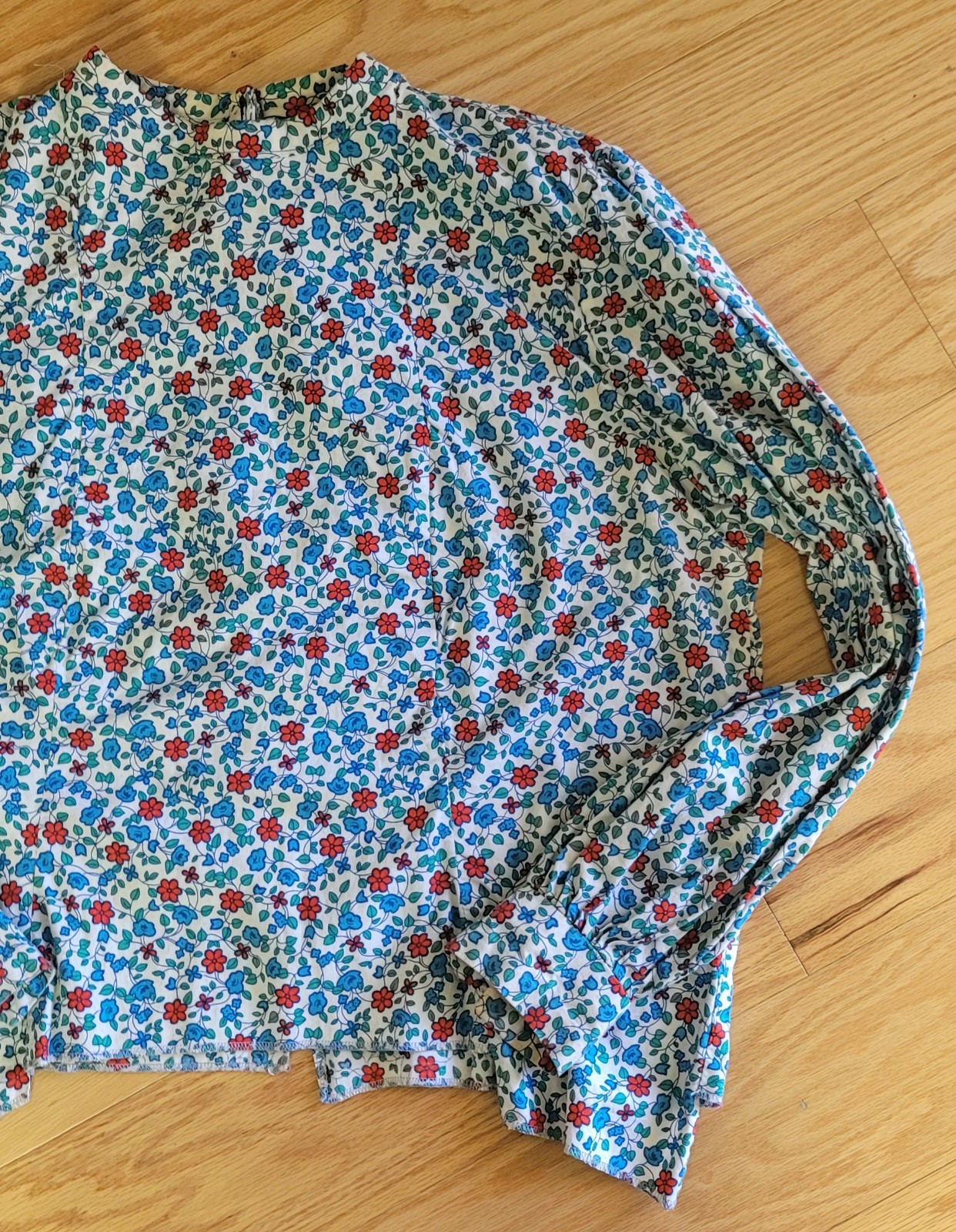 Vintage 1960’s – 1970’s Summer Floral, Long Sleeved, Hippie, Prairie Med/Lg.