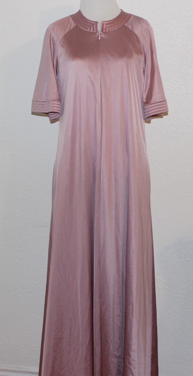 Petite Women’s Vintage VANITY FAIR Mauve Pink 2pc Robe & Gown Set Size P